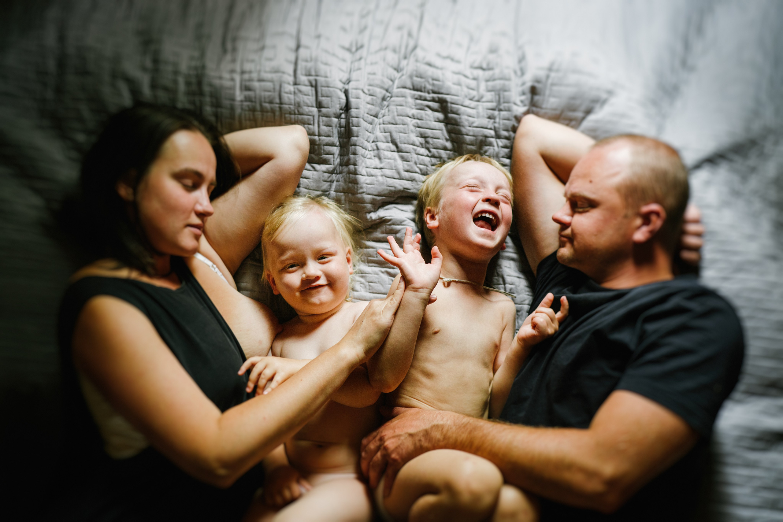 Фотосессия семьи на даче. Детский, семейный и ньюборн фотограф в Москве Юлия Шуарт