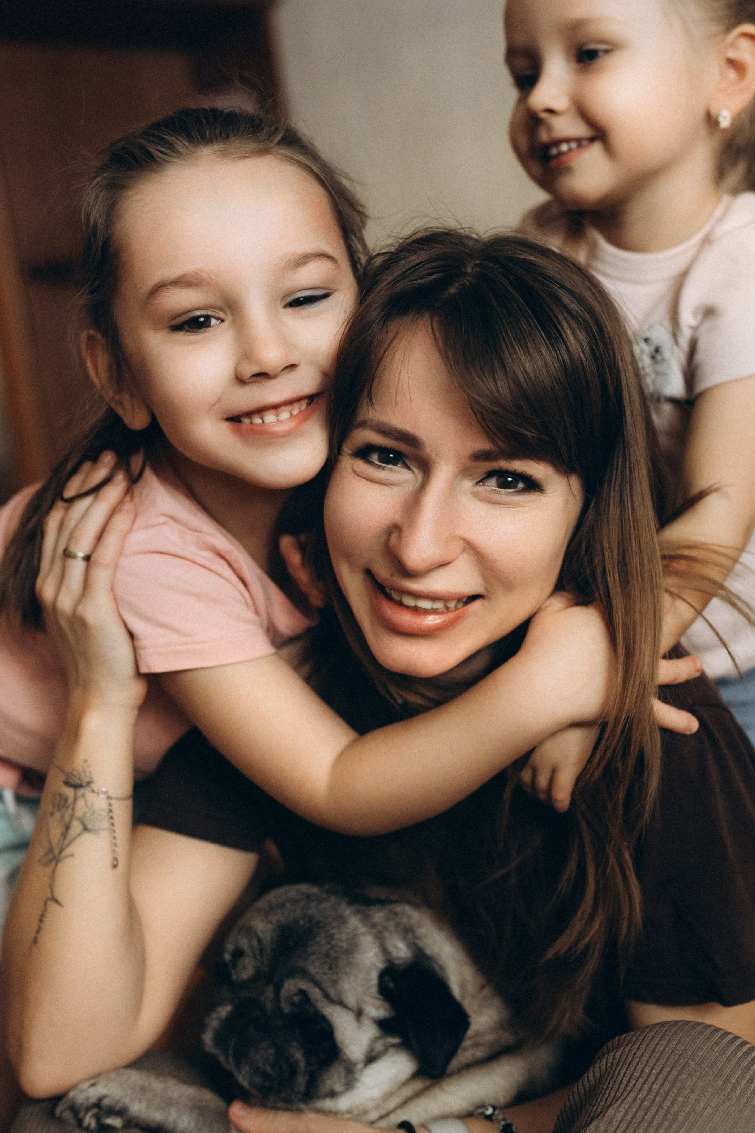 Уютная домашняя фотосессия Любы Димы Веры и Алины. Детский, семейный и ньюборн фотограф в Москве Юлия Шуарт