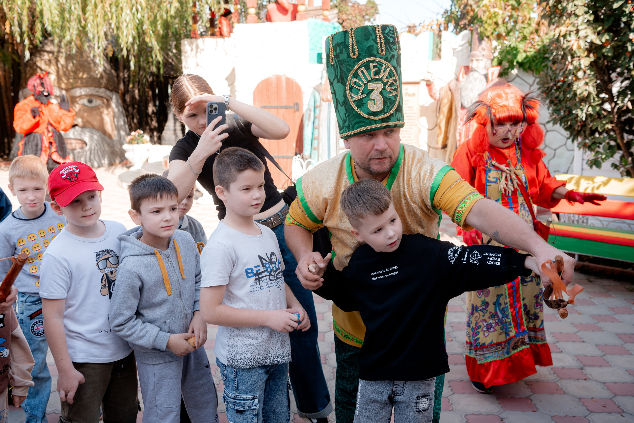 Экскурсия класса в Музей Русской Сказки. Фотограф в Волгограде и Волжском Александр Горбань