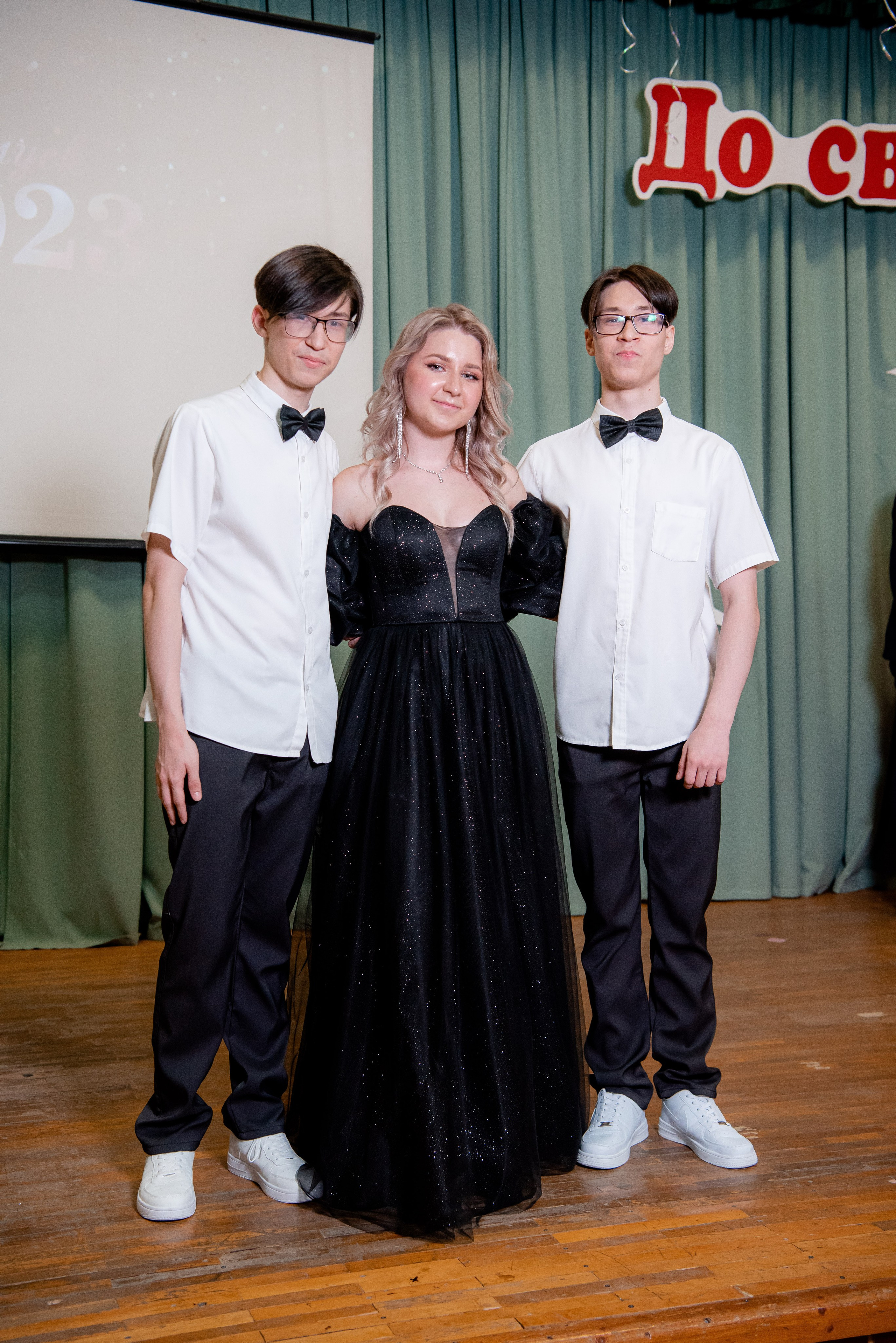 140 Школа. Вручение и Банкет. Сити Холл. Фотограф в Волгограде и Волжском Александр Горбань