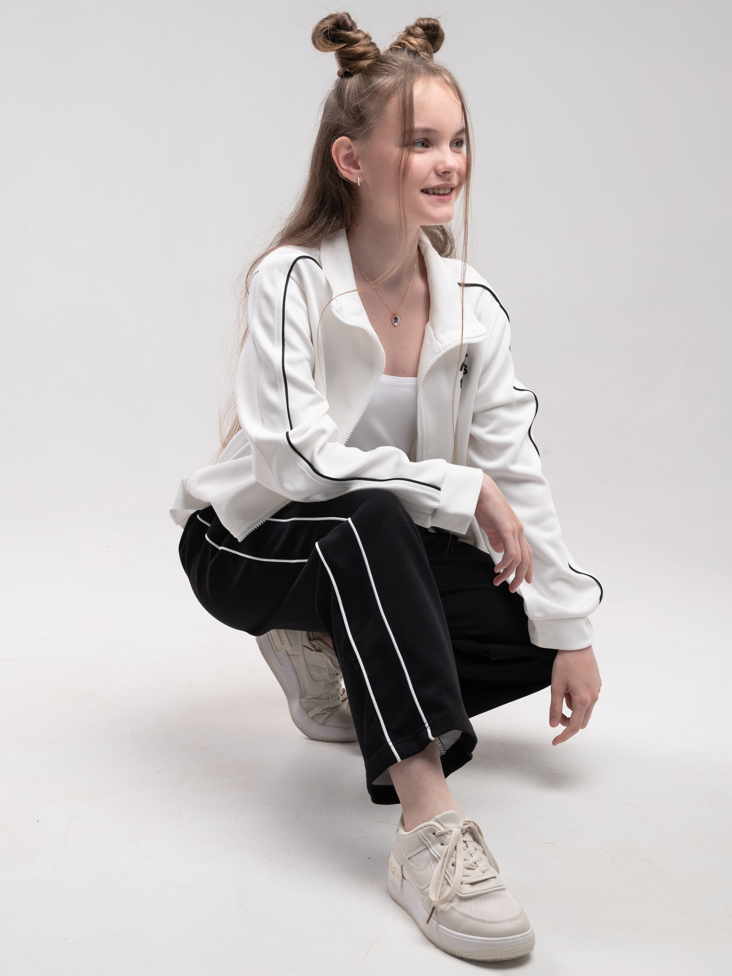 Костюмы для девочки. Предметный фотограф, фото для маркетплейсов Пятигорск, КМВ