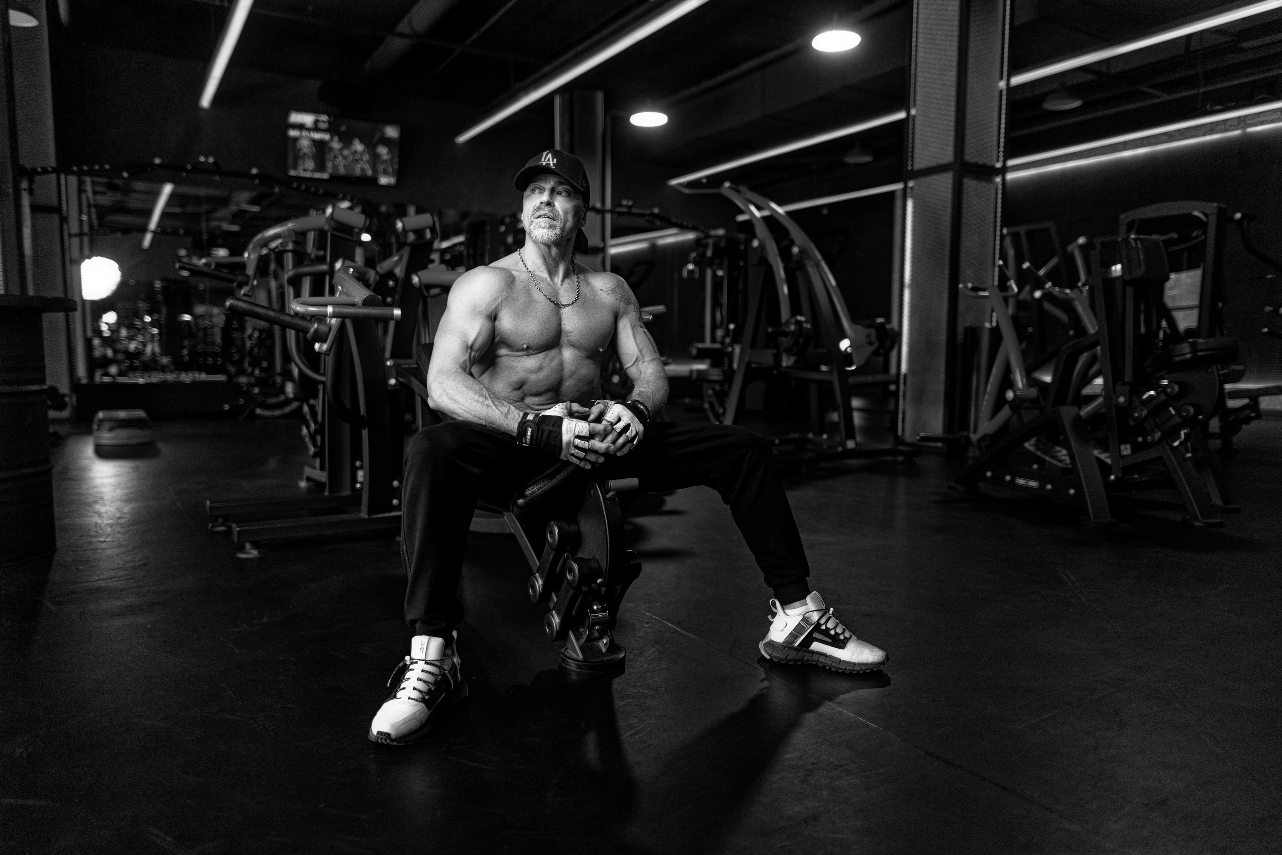 Съемка с Александром в тренажерном зале для контента. Дмитрий Шульгин, портретный фотограф в Воронеже
