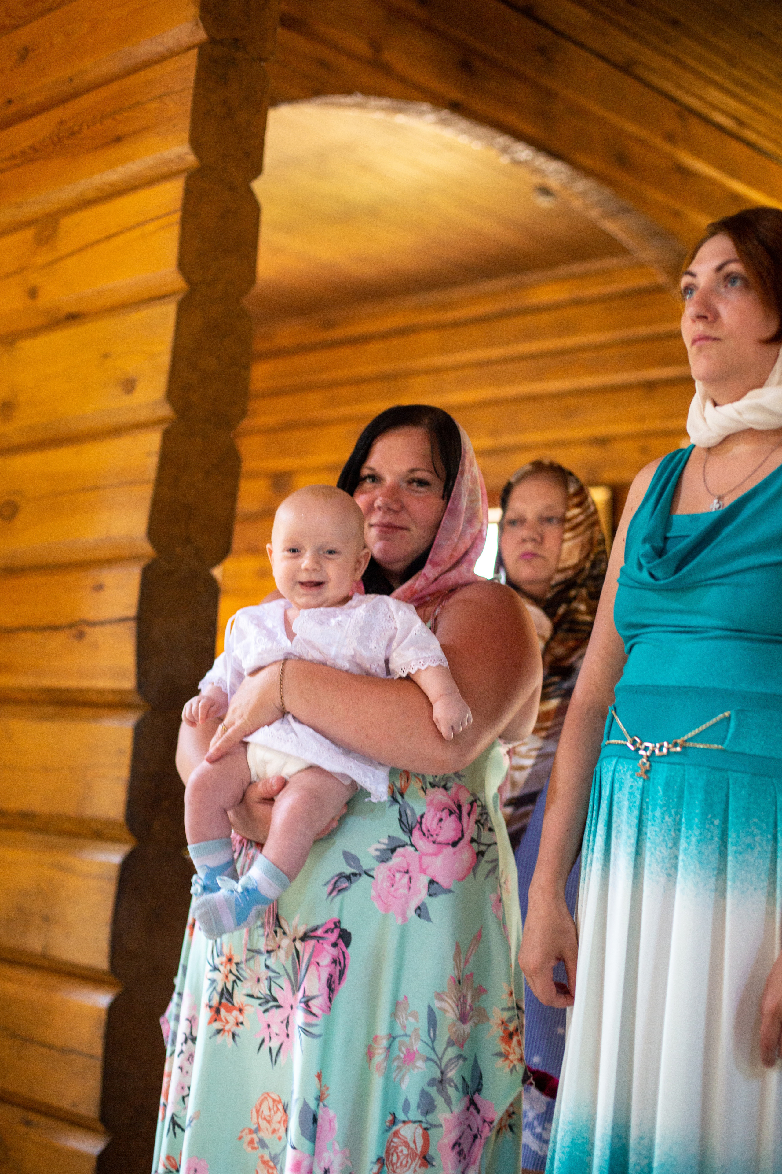 Семья в церкви