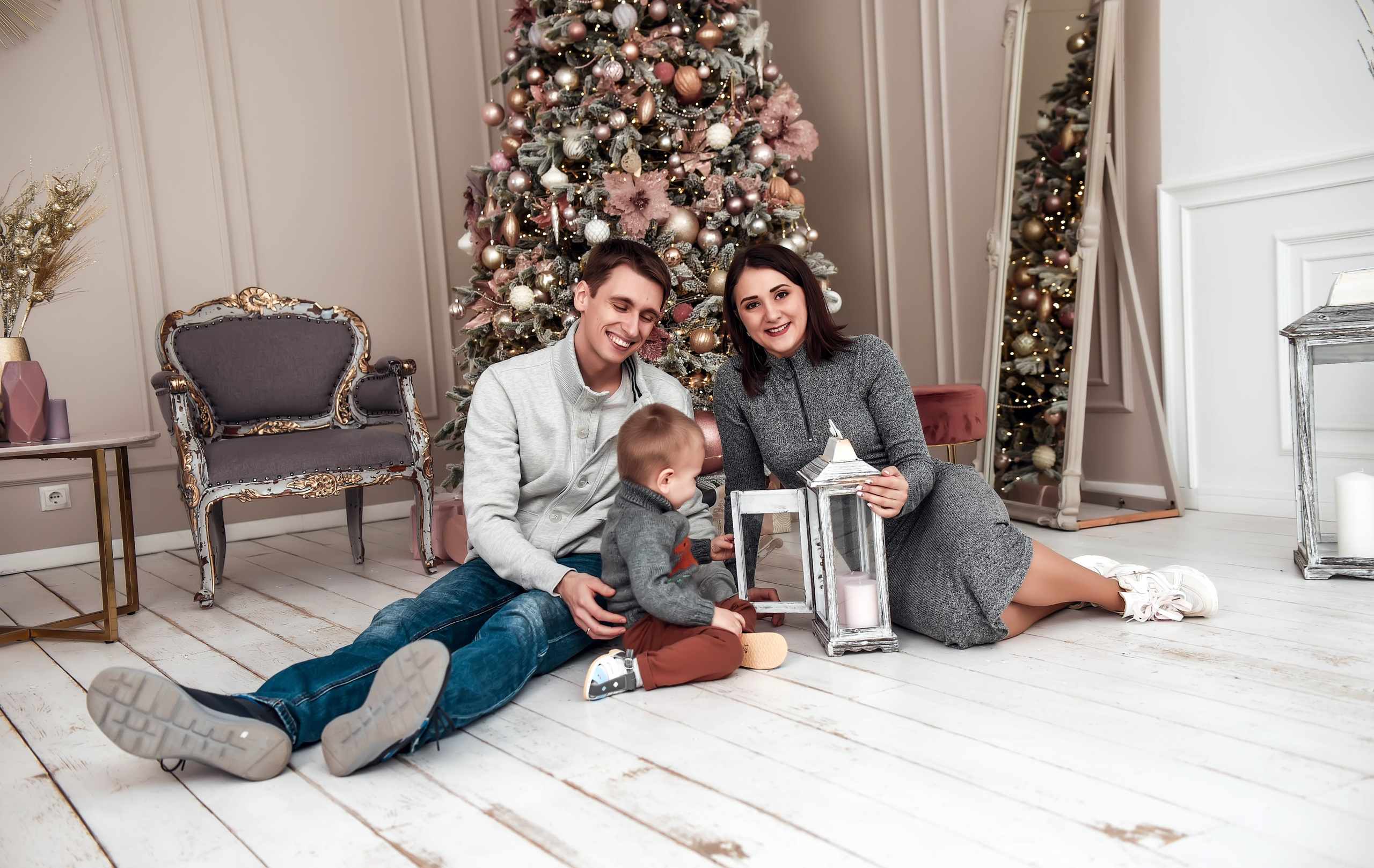 Новогодняя семейная. Свадебный, семейный, детский, контент фотограф в Омске Максим Ильин