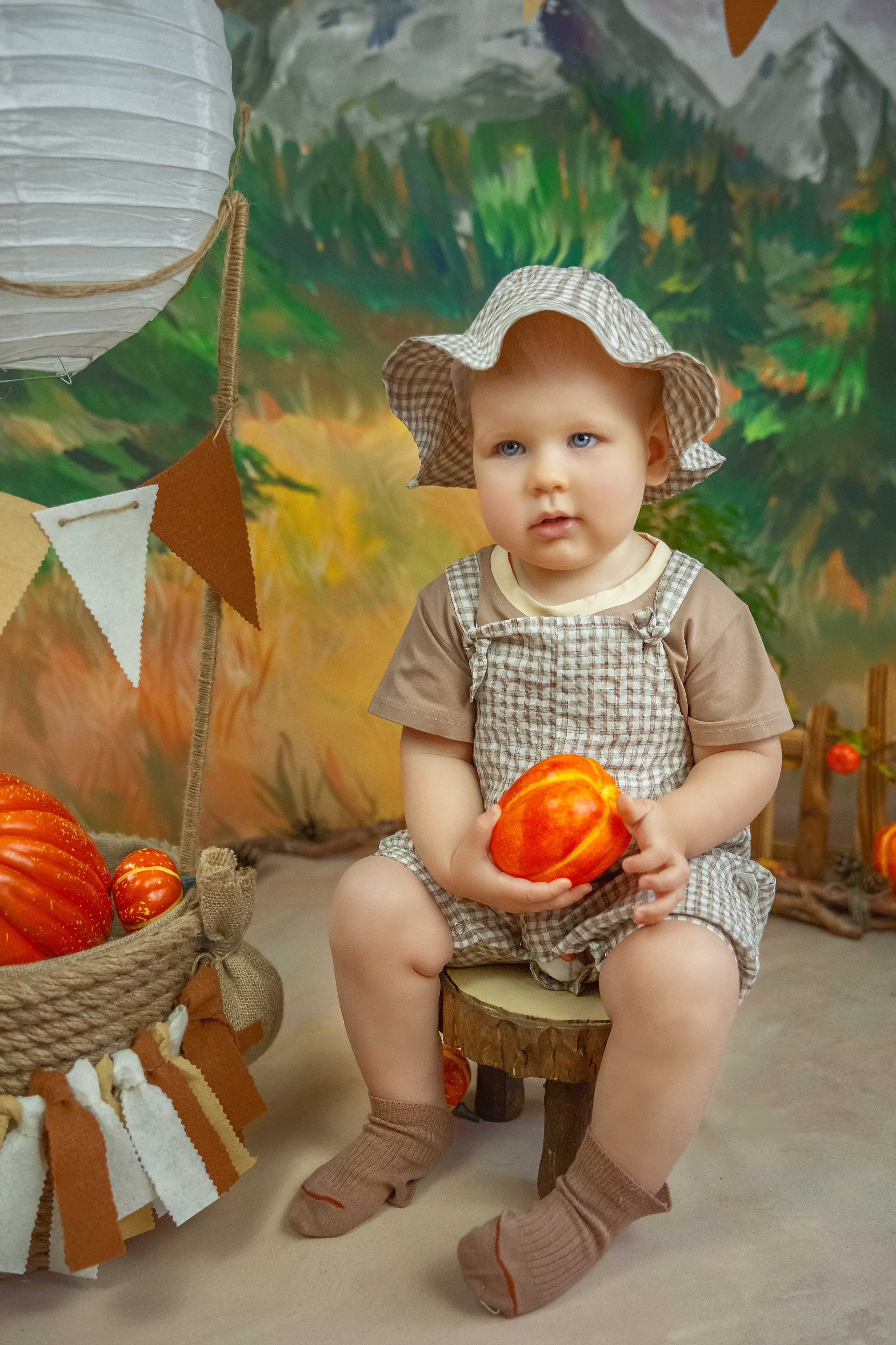 Осенняя съемка в студии для Максима. Семейный фотограф в Кургане