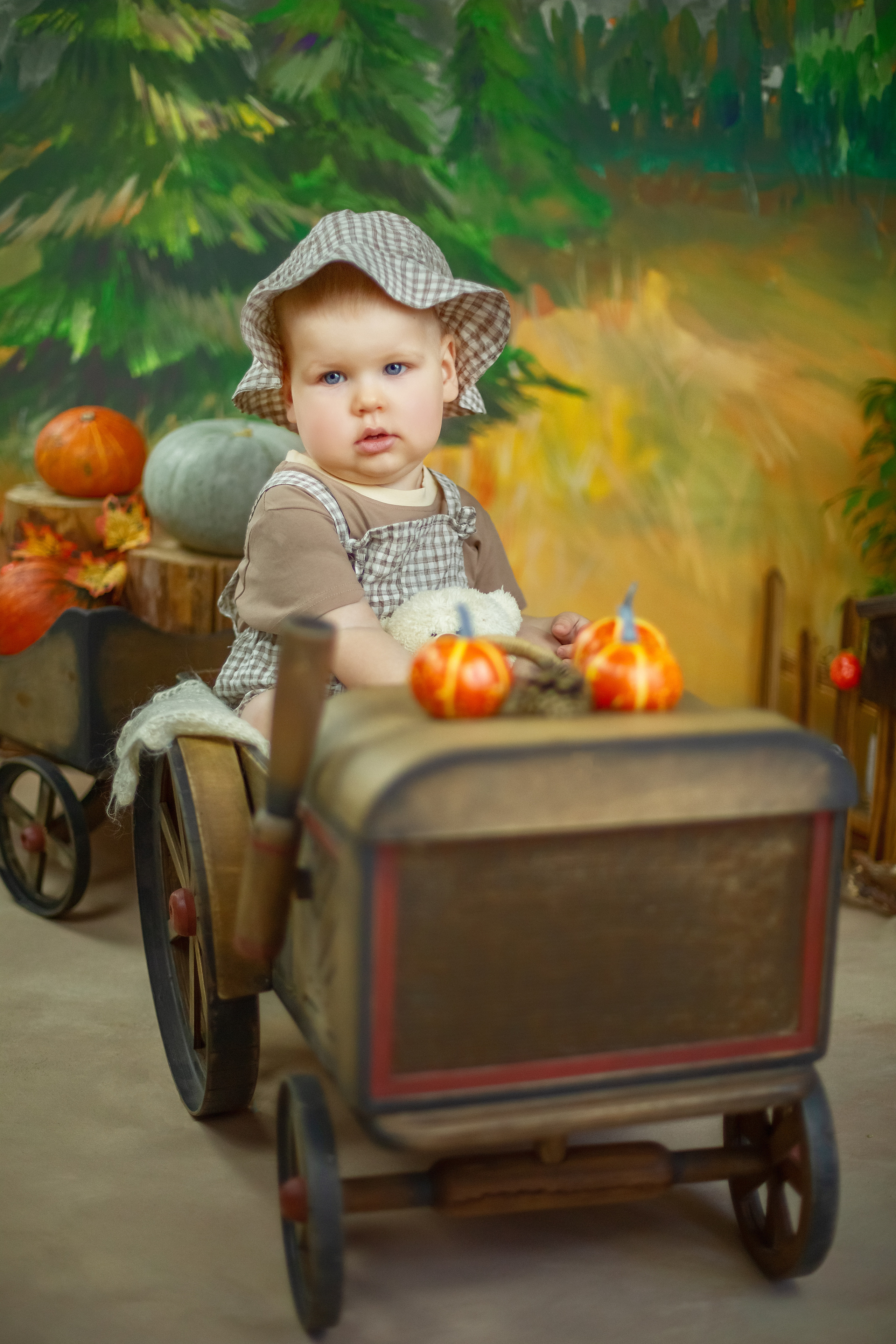 Осенняя съемка в студии для Максима. Семейный фотограф в Кургане