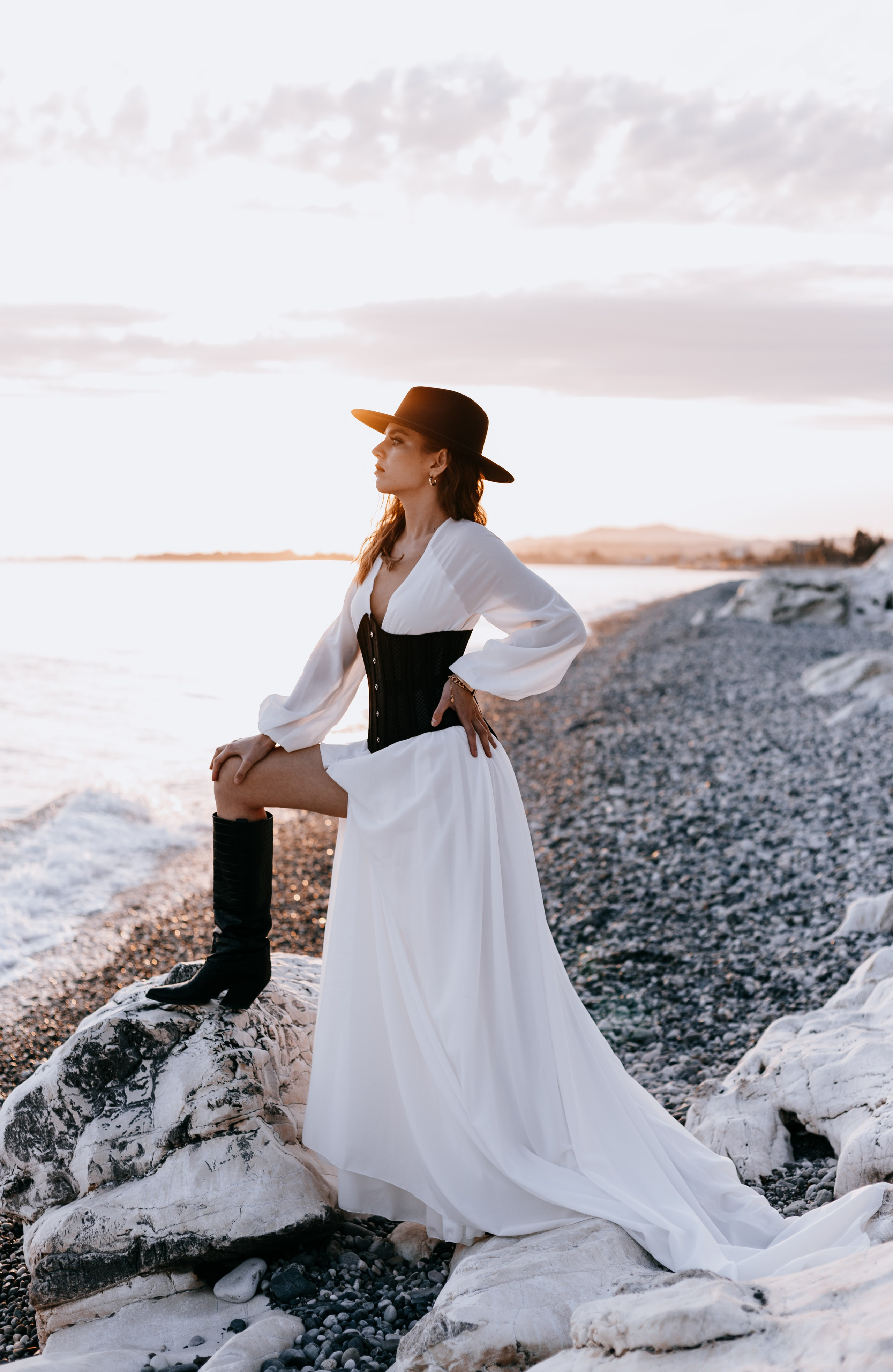На белых скалах. Photographer Victoria Slavnova