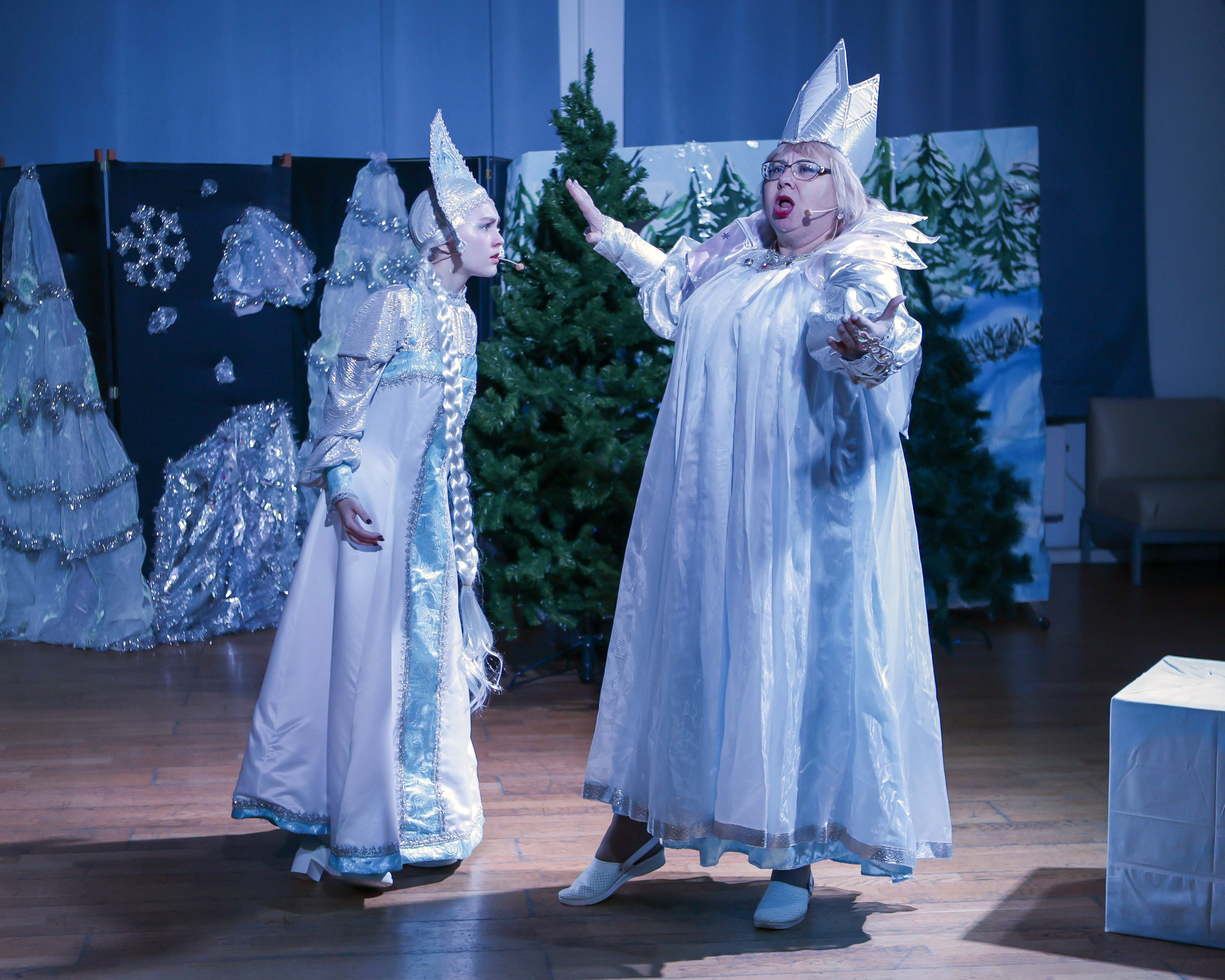 Новогодняя скачзка центр детского творчесва Подольск. Выпускные альбомы и школьный фотограф в Подольске, Троицке, Щербинке, Москве и Московской области