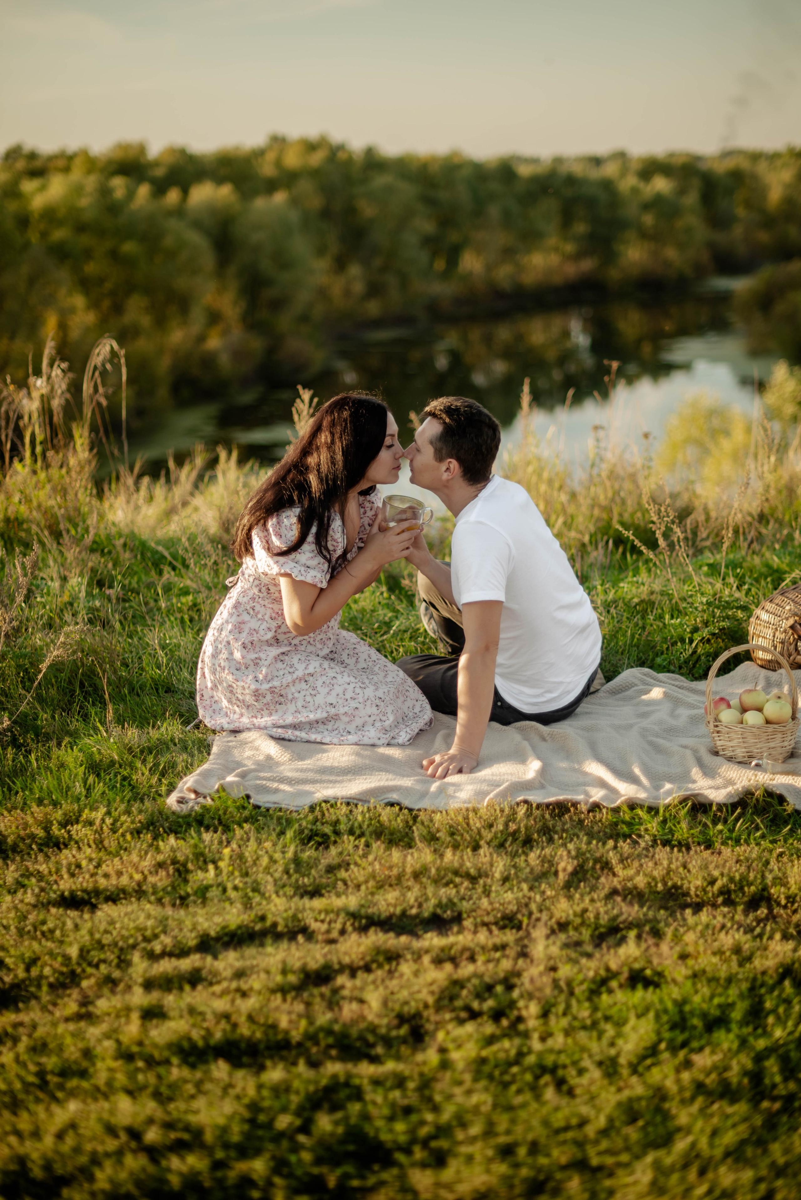 Закат в августе в шубке лисы. Свадебный и семейный фотограф в Новосибирске, Санкт-Петербурге, Москве