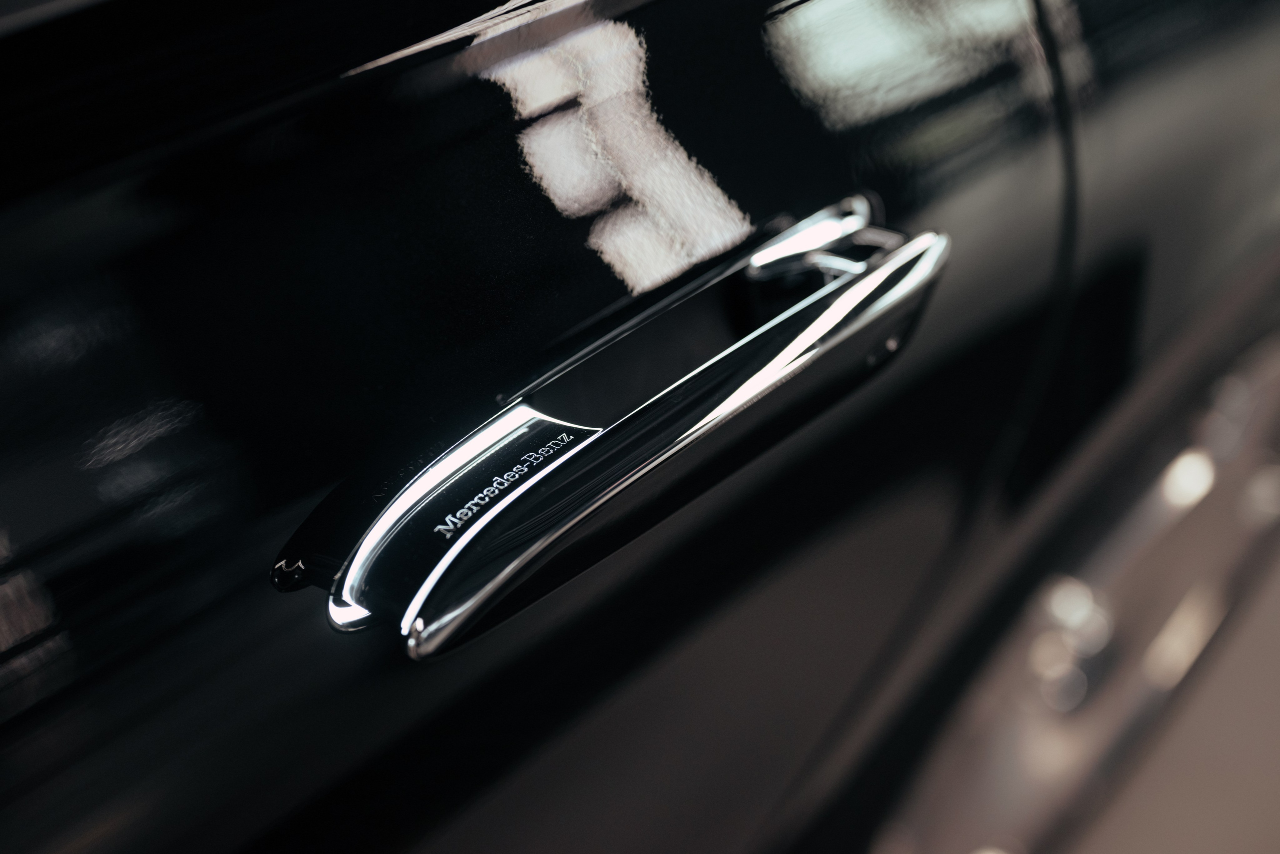 Mercedes Maybach v12 Black. DeLorein