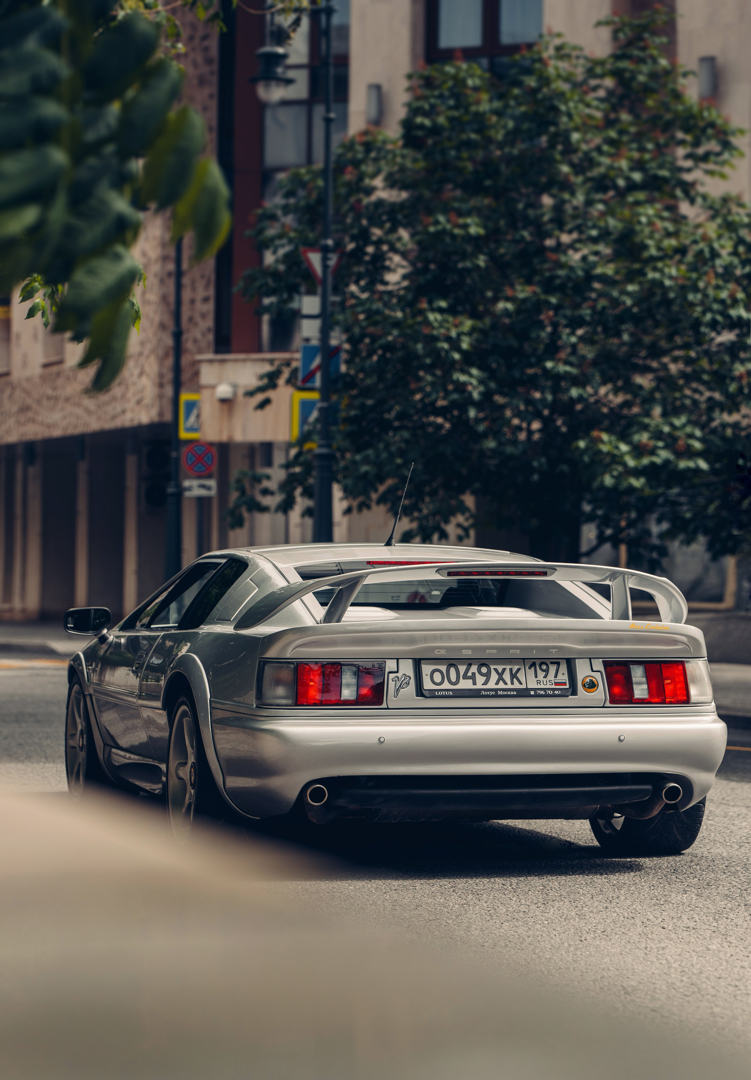 Lotus Esprit V8 lotuscars.ru. DeLorein