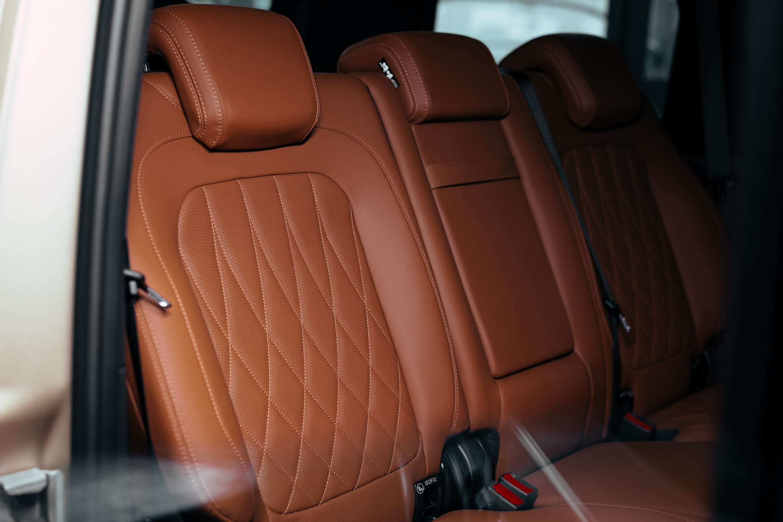 Mercedes G63 Gold. DeLorein