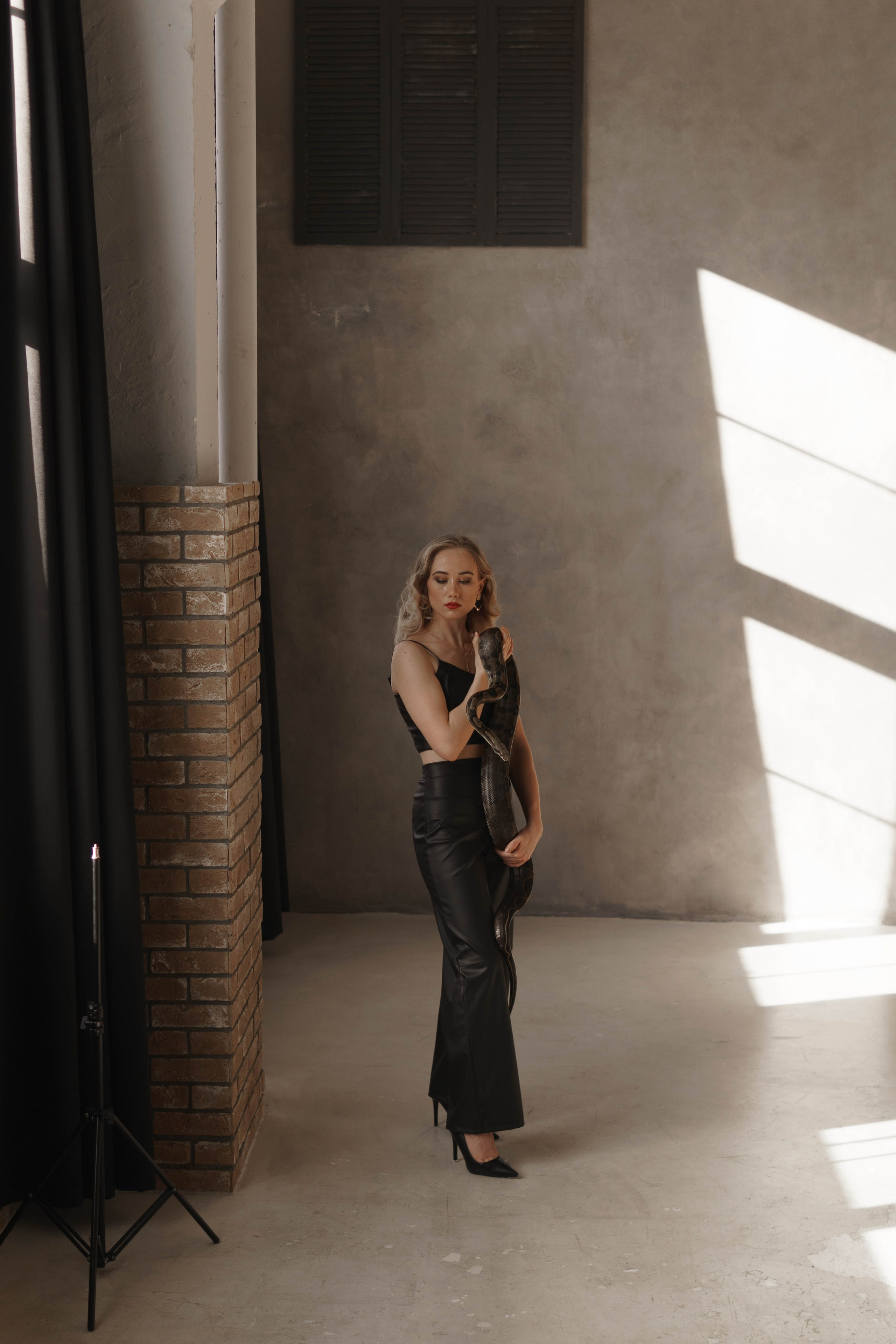 Настя и змея. Фотограф Kostyanika_olga в Екатеринбурге