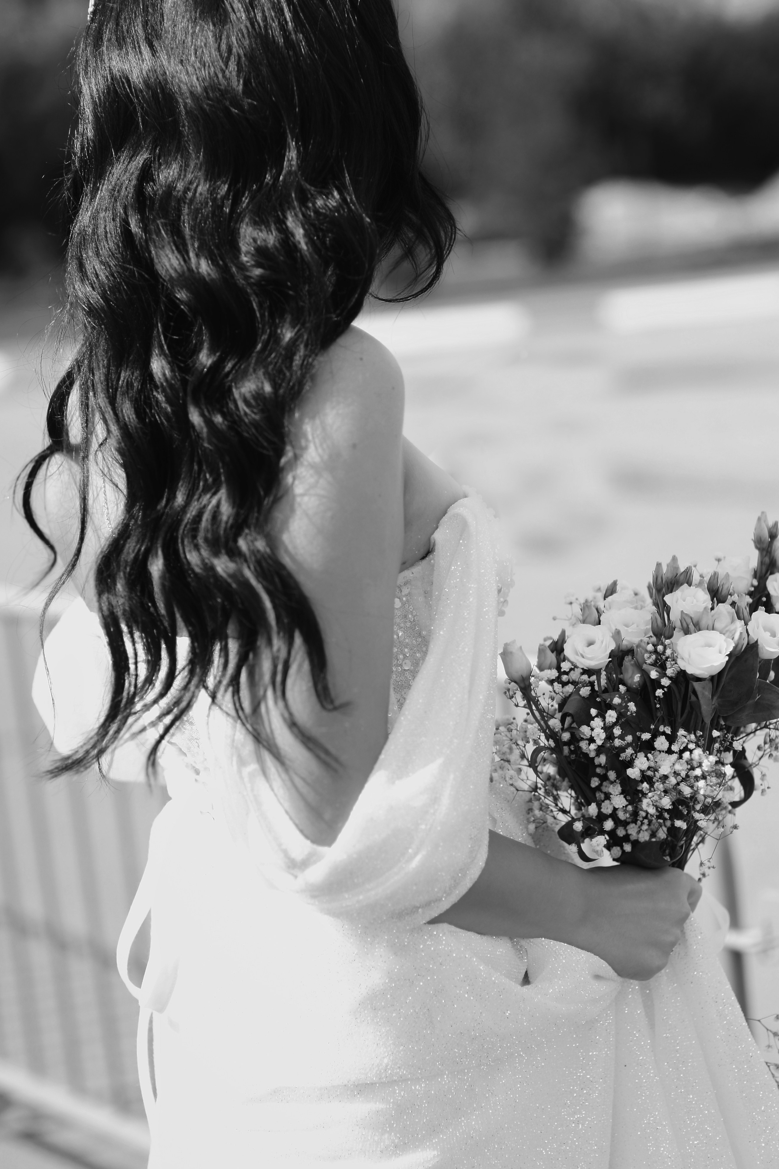 Съемка пары Марии и Ильи, гуляющих по городу. Свадебный и репортажный фотограф в Ярославле и Санкт-Петербурге Роман Микрюков