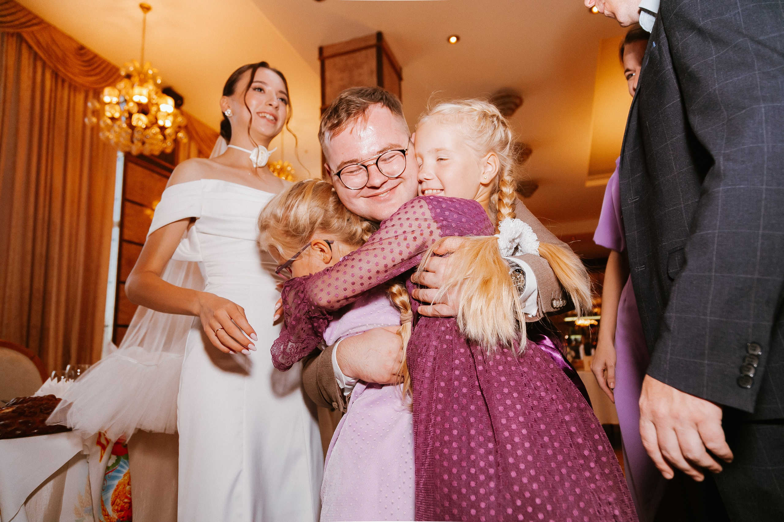 Свадебная осенняя фотосессия Ивана и Лидии в городе. Свадебный и репортажный фотограф в Ярославле и Санкт-Петербурге Роман Микрюков