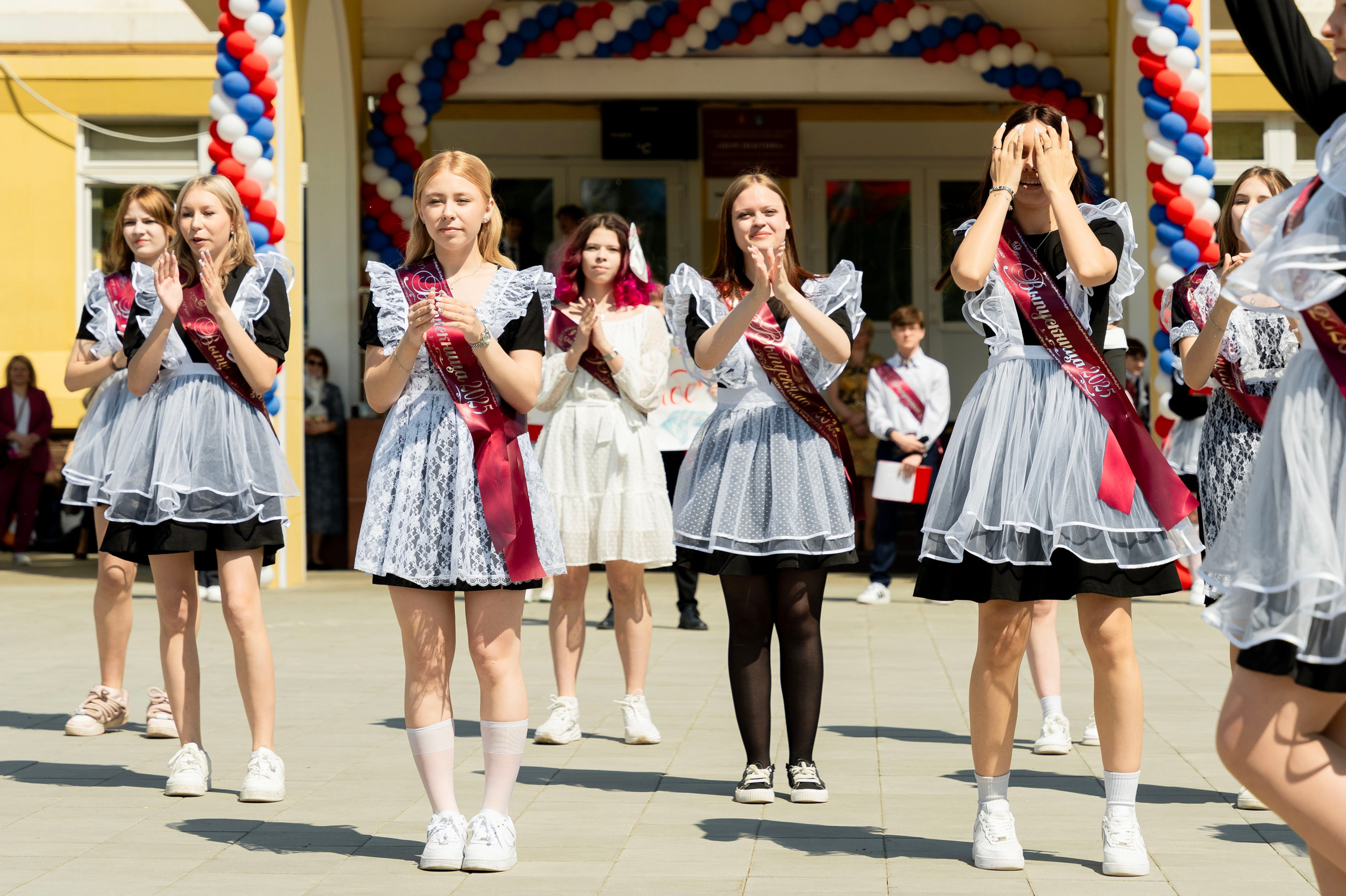 Выпукные 9 классы. Фотограф Юлия Попова