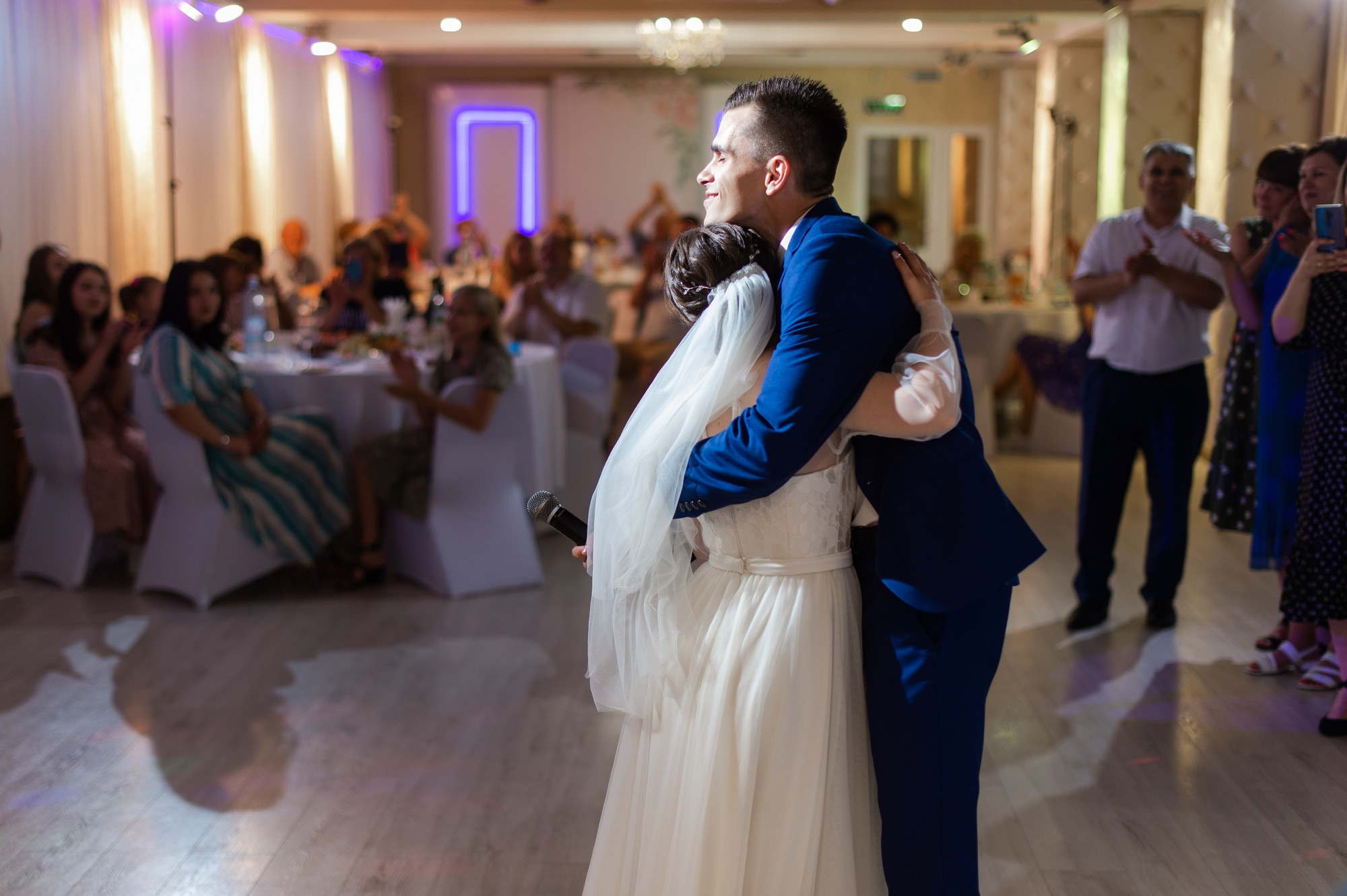 «Help me» :). Свадебный и семейный фотограф в Омске Мормулев Михаил