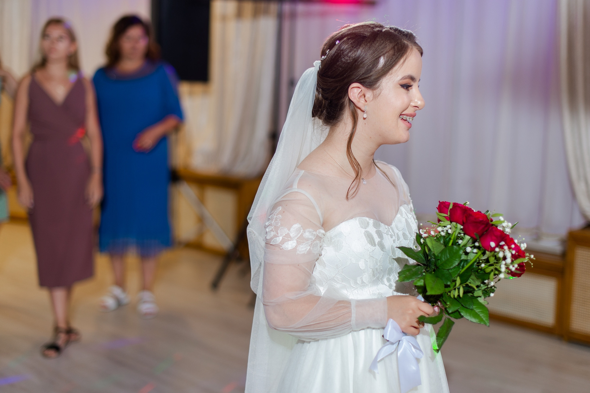 «Help me» :). Свадебный и семейный фотограф в Омске Мормулев Михаил