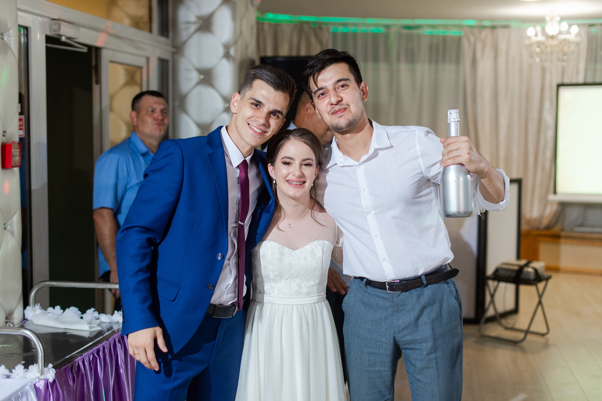 «Help me» :). Свадебный и семейный фотограф в Омске Мормулев Михаил