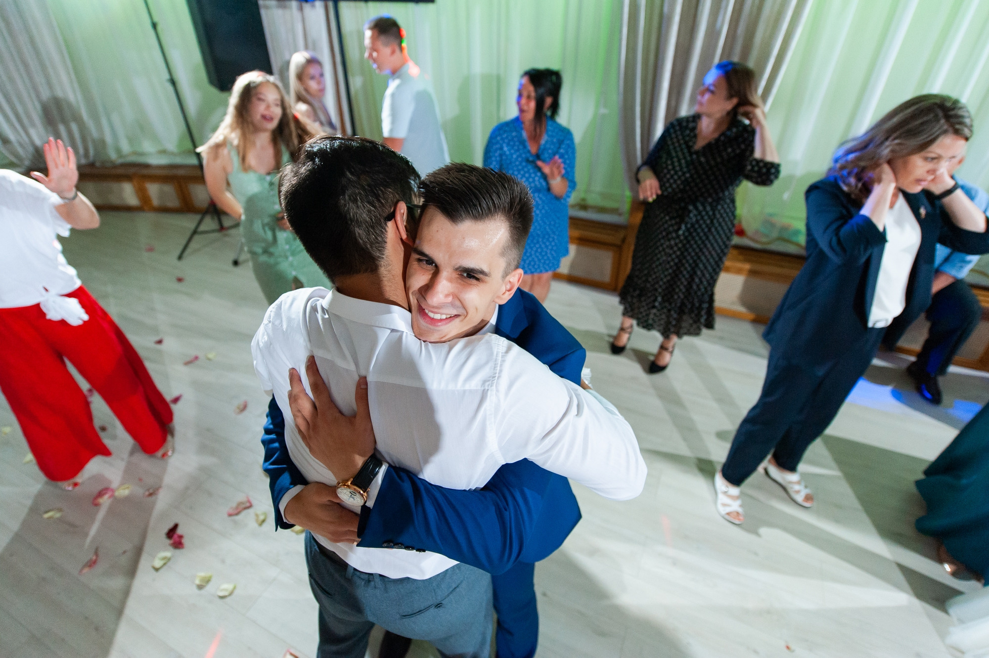 «Help me» :). Свадебный и семейный фотограф в Омске Мормулев Михаил