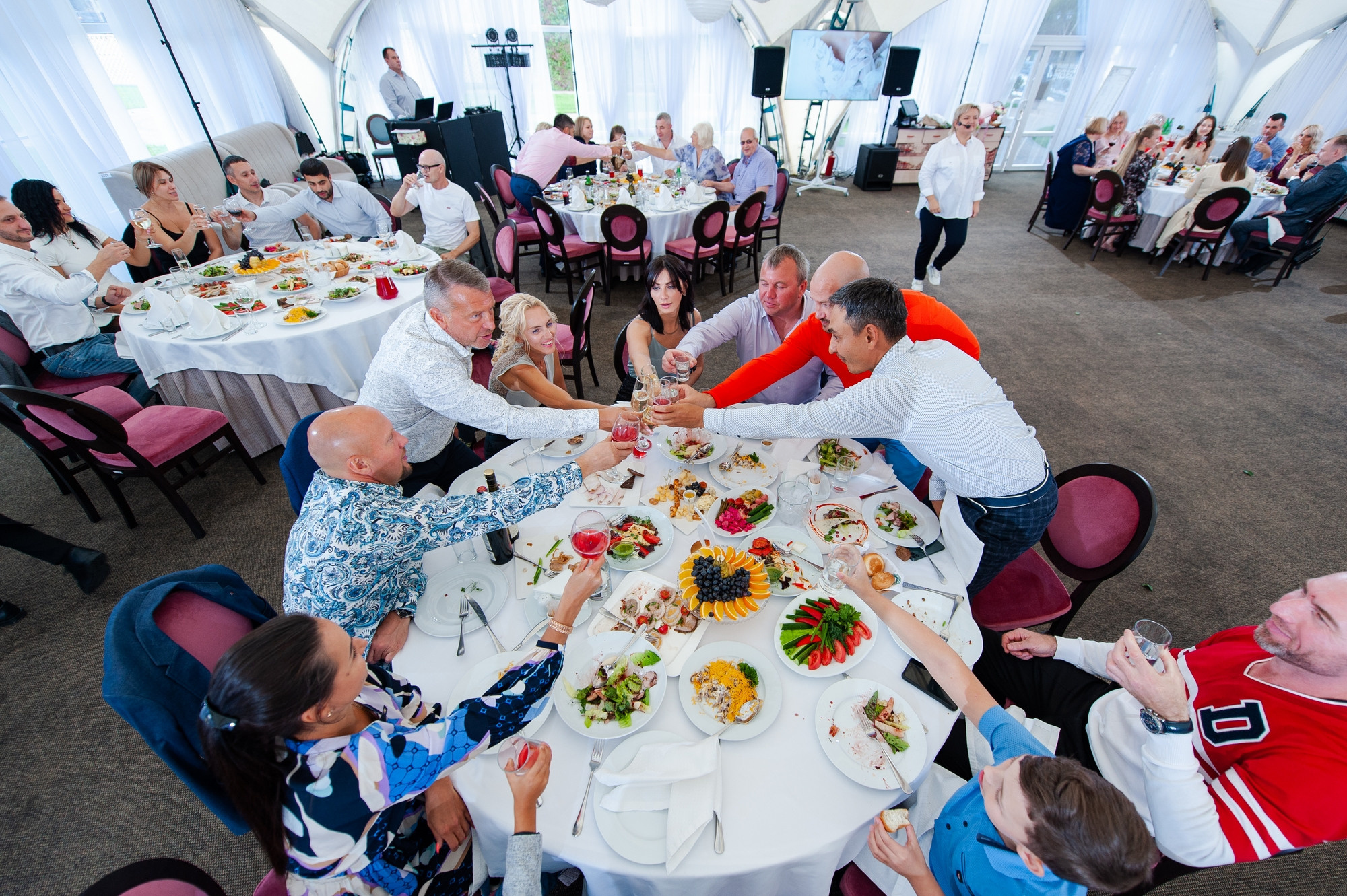 Банкет в шатре Шато. Свадебный и семейный фотограф в Омске Мормулев Михаил