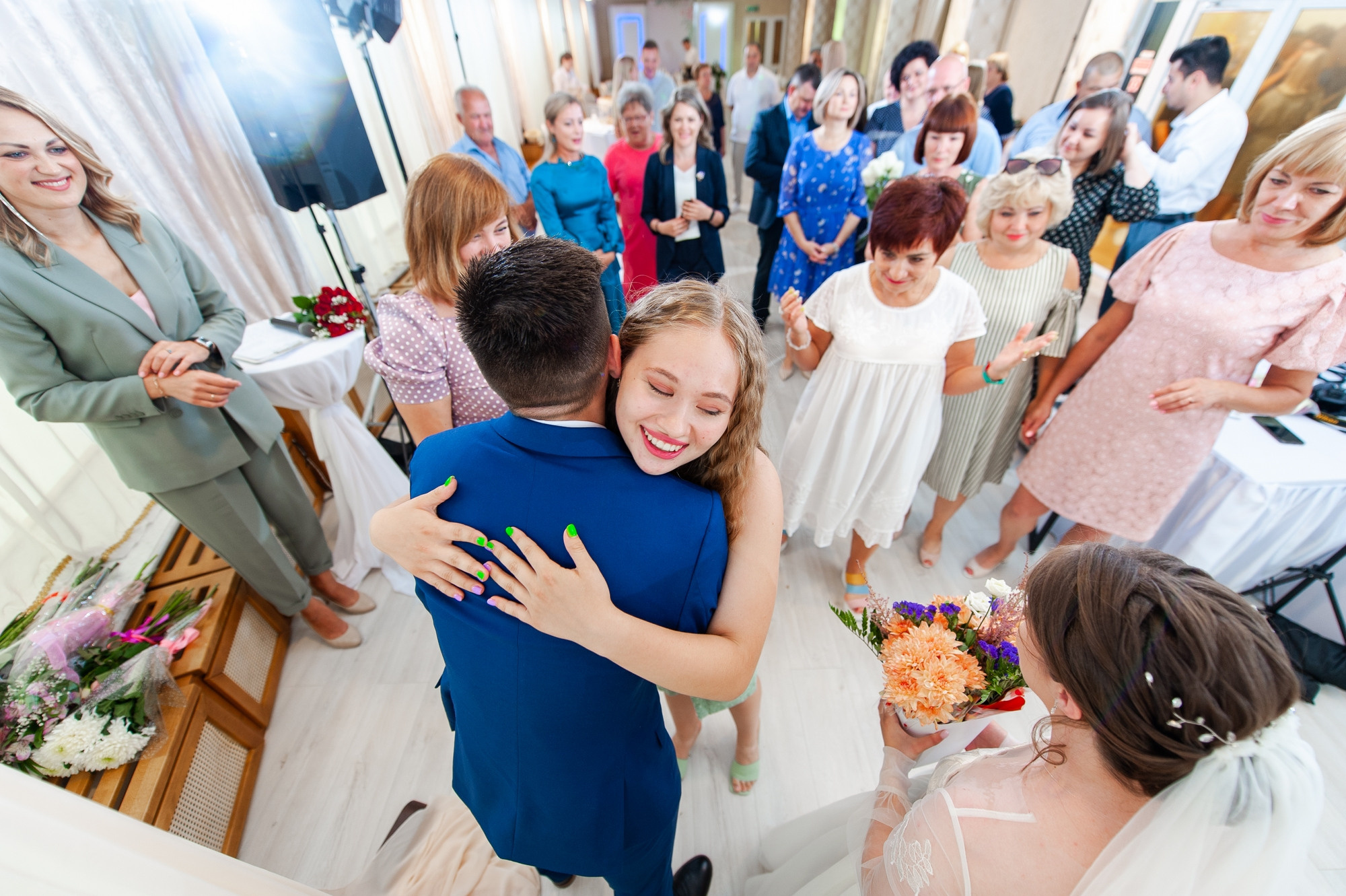 «Help me» :). Свадебный и семейный фотограф в Омске Мормулев Михаил