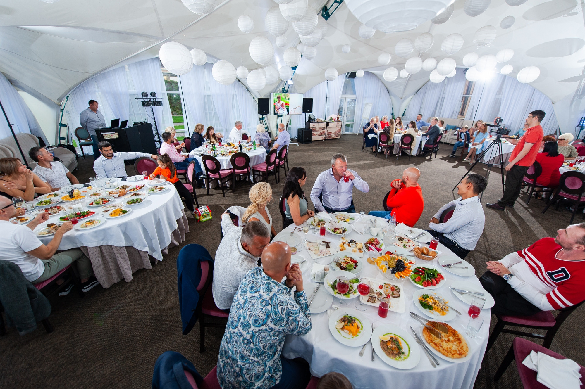 Банкет в шатре Шато. Свадебный и семейный фотограф в Омске Мормулев Михаил