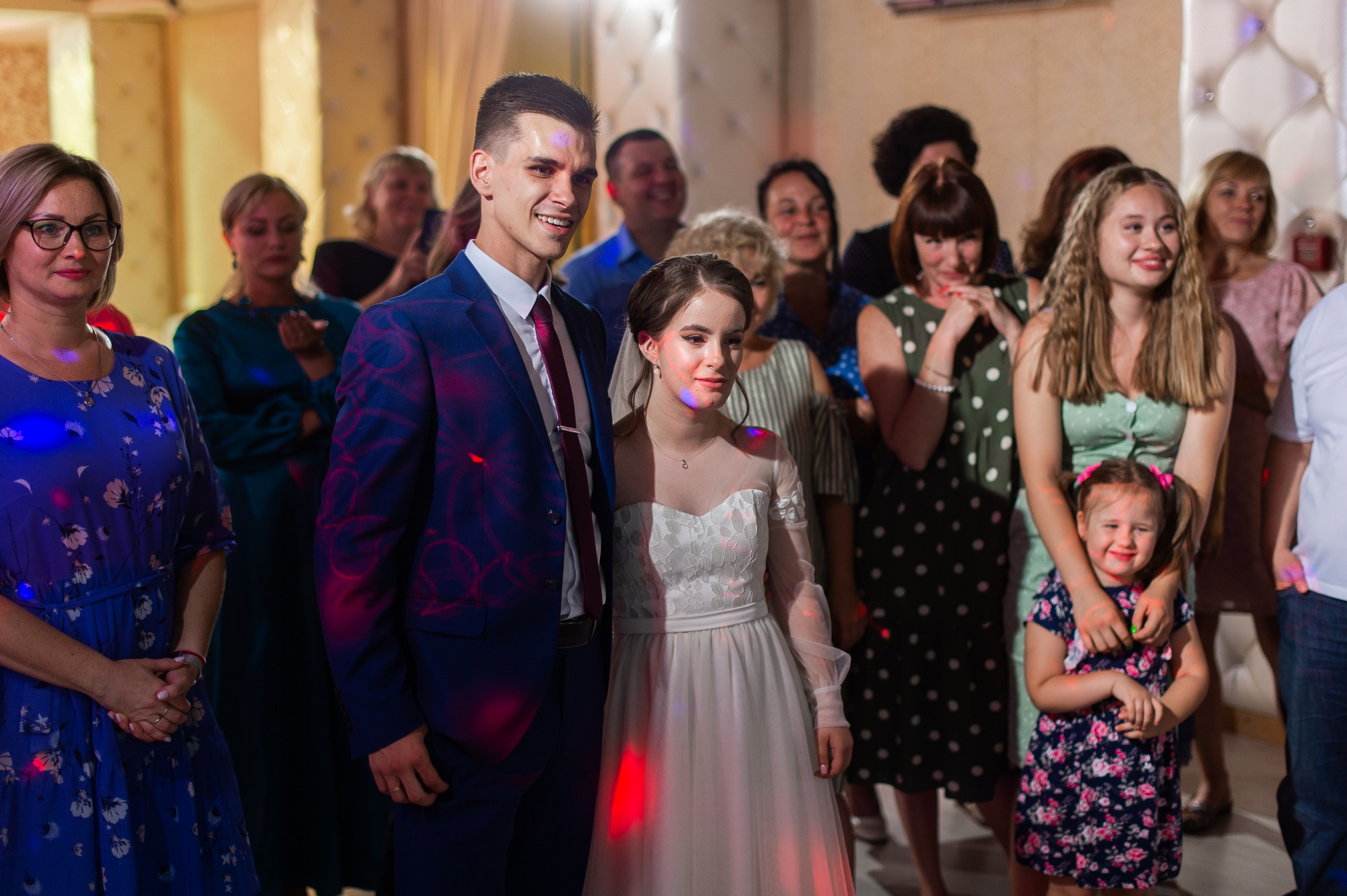 «Help me» :). Свадебный и семейный фотограф в Омске Мормулев Михаил