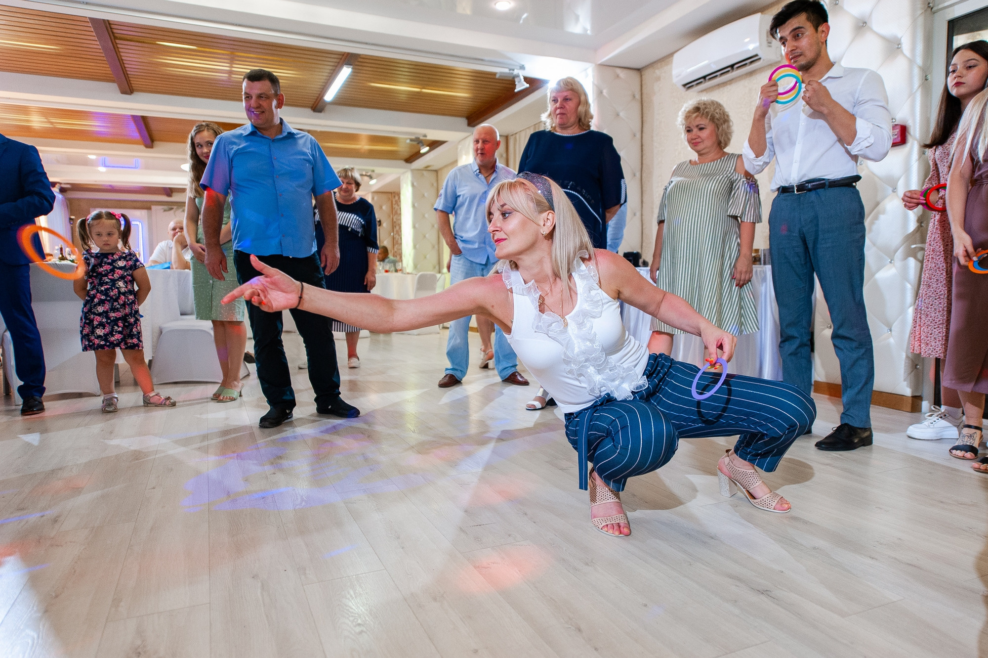 «Help me» :). Свадебный и семейный фотограф в Омске Мормулев Михаил