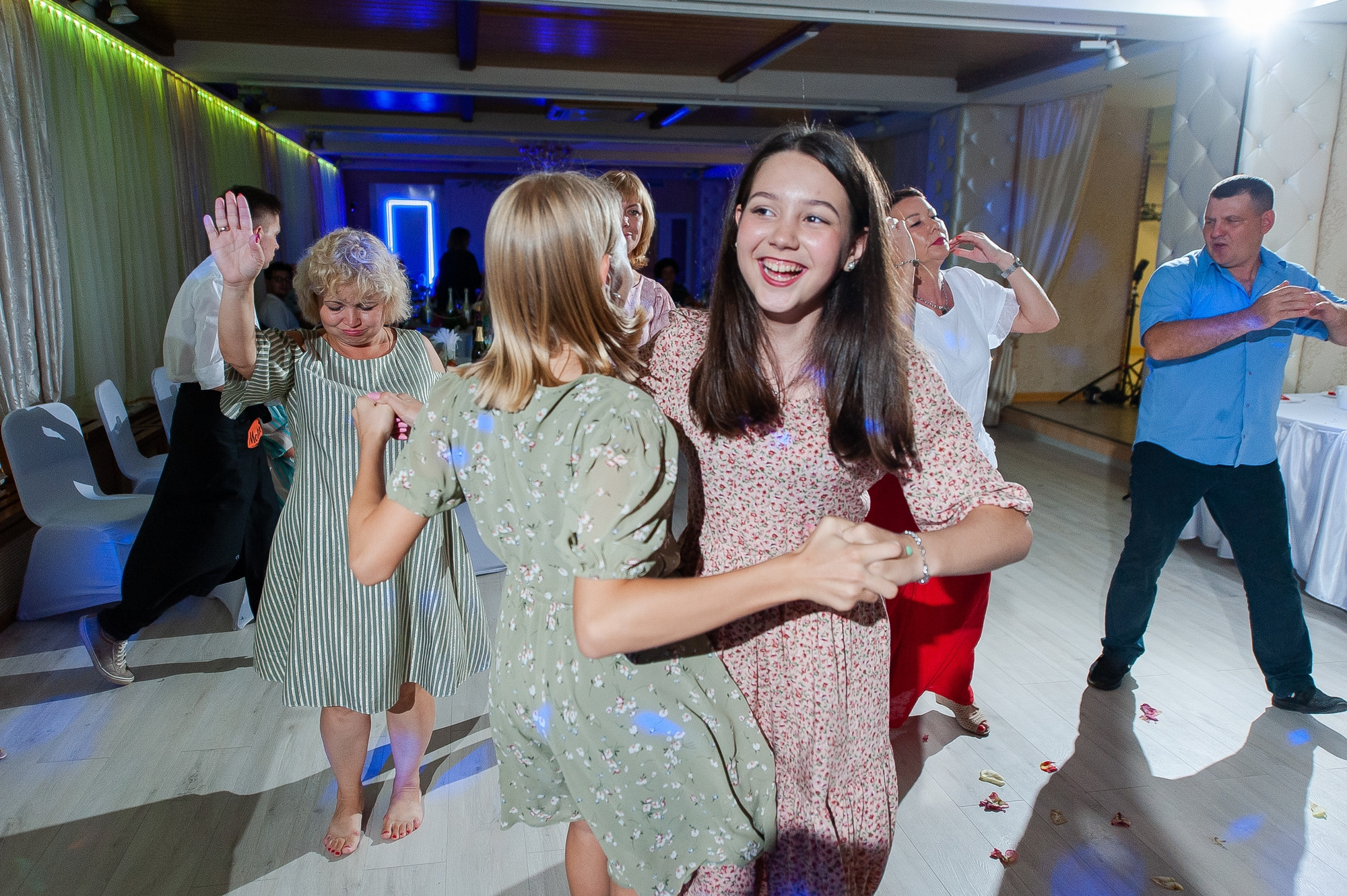 «Help me» :). Свадебный и семейный фотограф в Омске Мормулев Михаил