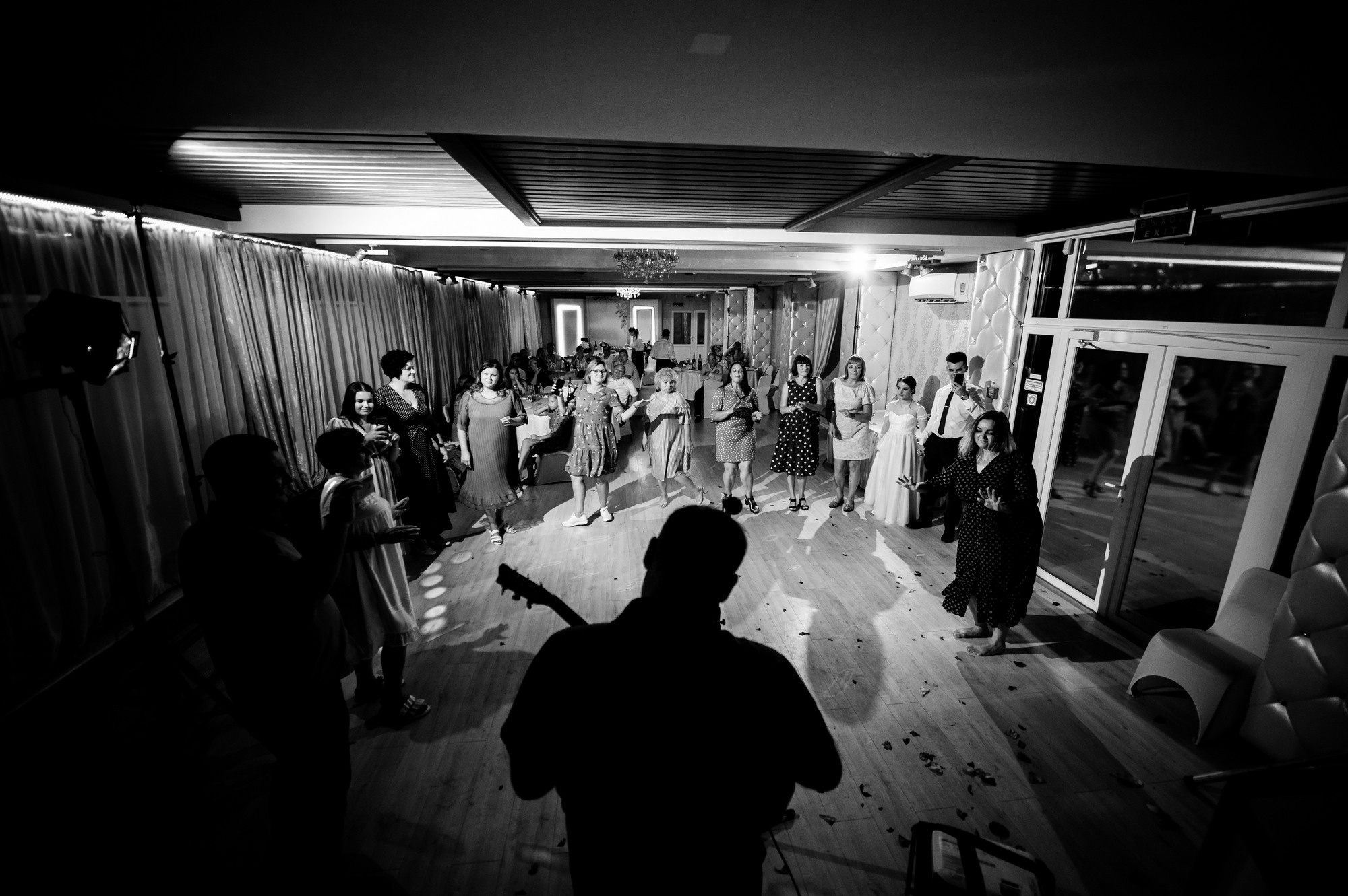 «Help me» :). Свадебный и семейный фотограф в Омске Мормулев Михаил