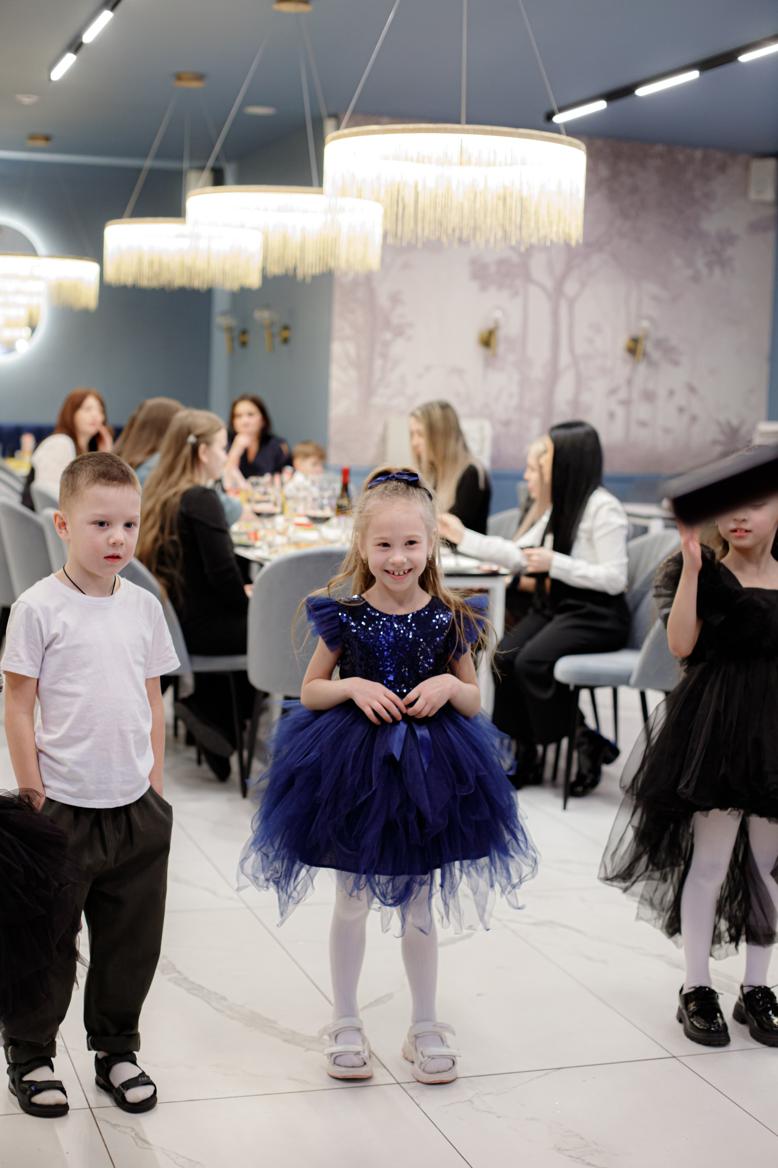 ASIA'S BIRTHDAY PARTY. Photokarish