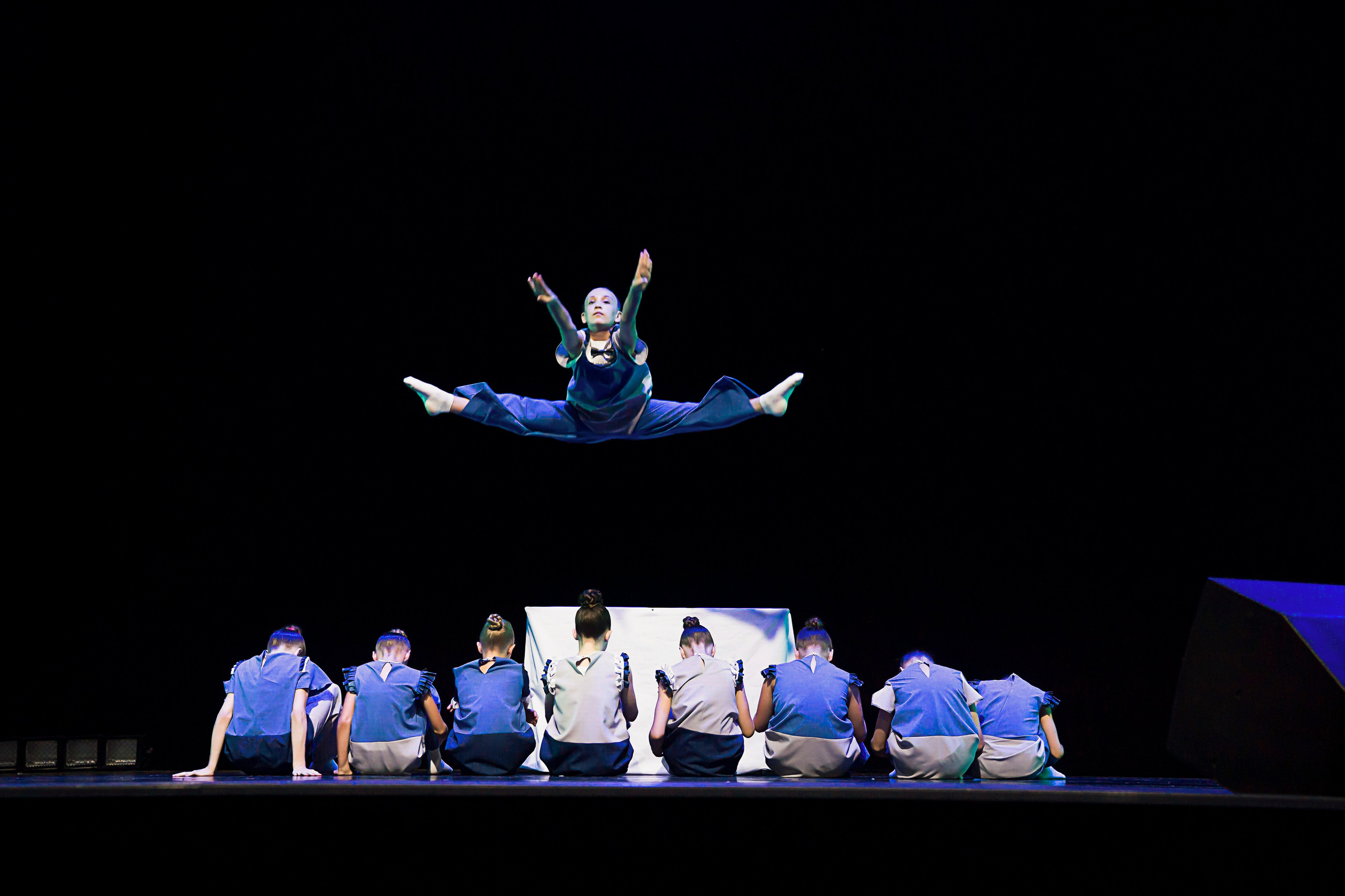 Танцевальное шоу. Фотограф в Санкт-Петербурге. Репортажная и все съёмки для бизнеса