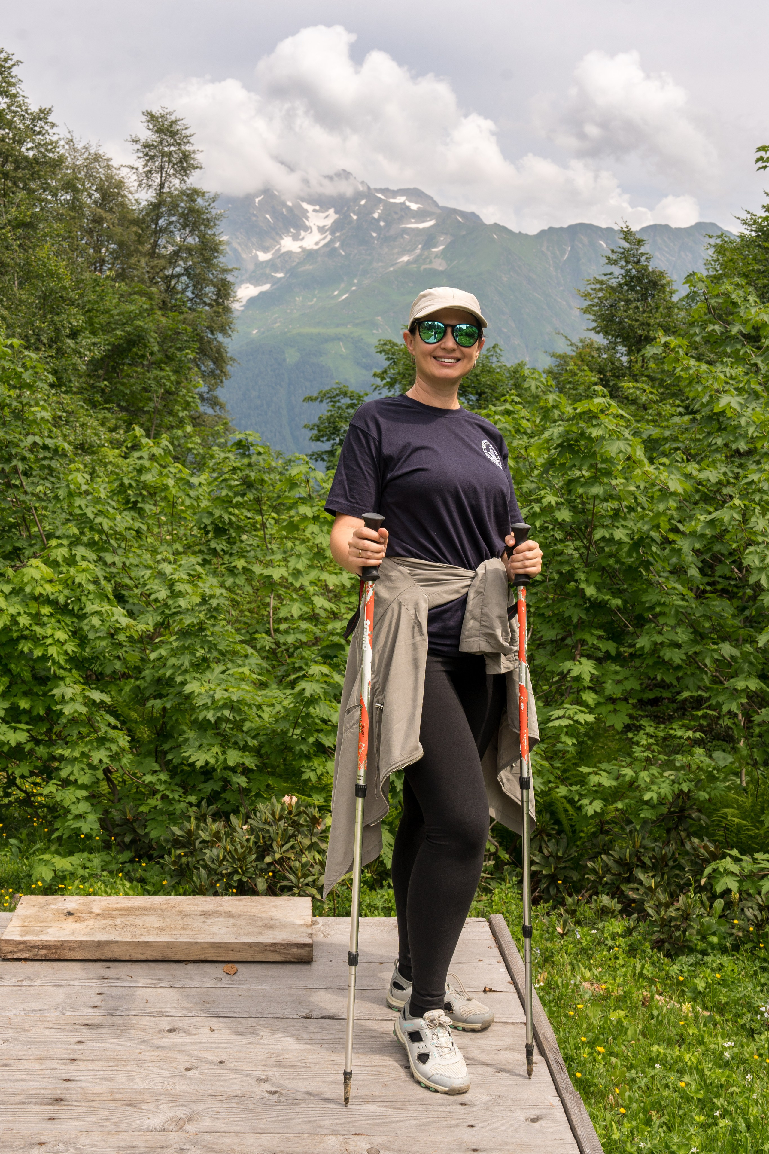 MICE мероприятие для компании «Доставка морем»: хайкинг к Ачипсинским водопадам. Репортажный фотограф в Красной Поляне и Сочи Павлюченко Екатерина