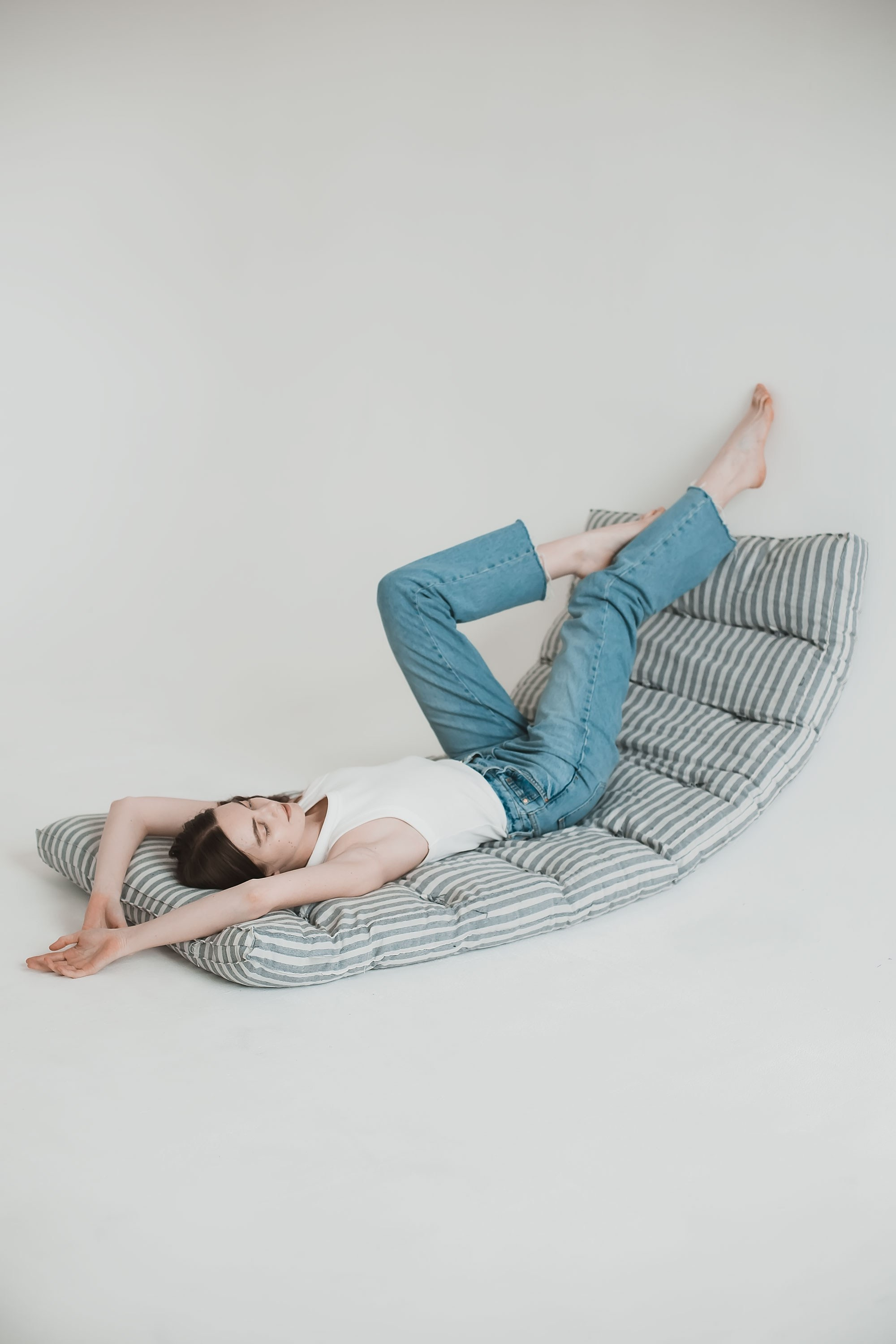 Минималистическая съёмка на матрасе. Семейный, индивидуальный фотограф в Москве Ангели Марина