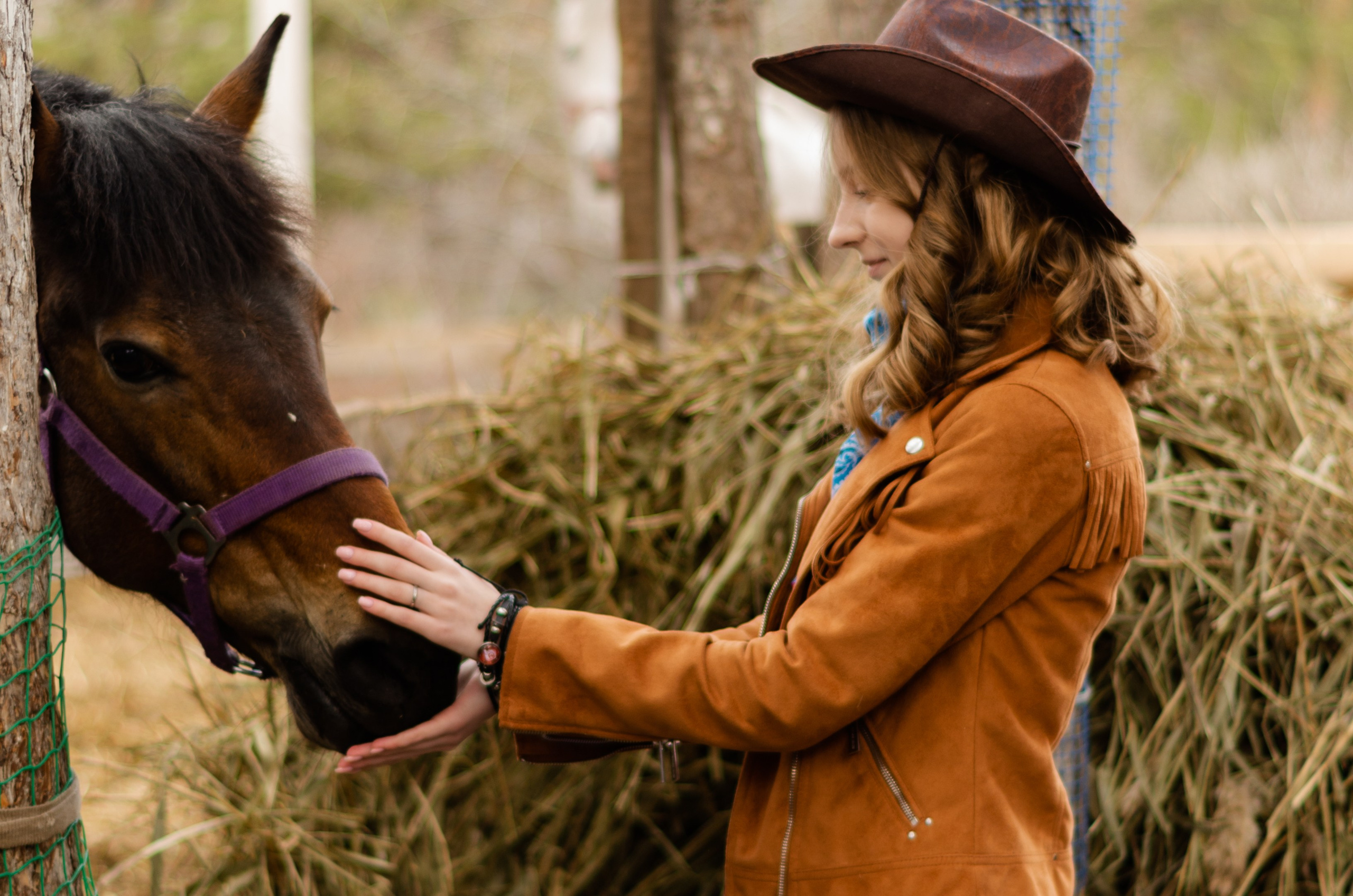 Ковбойская девчонка. Фотограф Марина Доглядная Челябинск фотосессии с лошадьми, мотоциклами