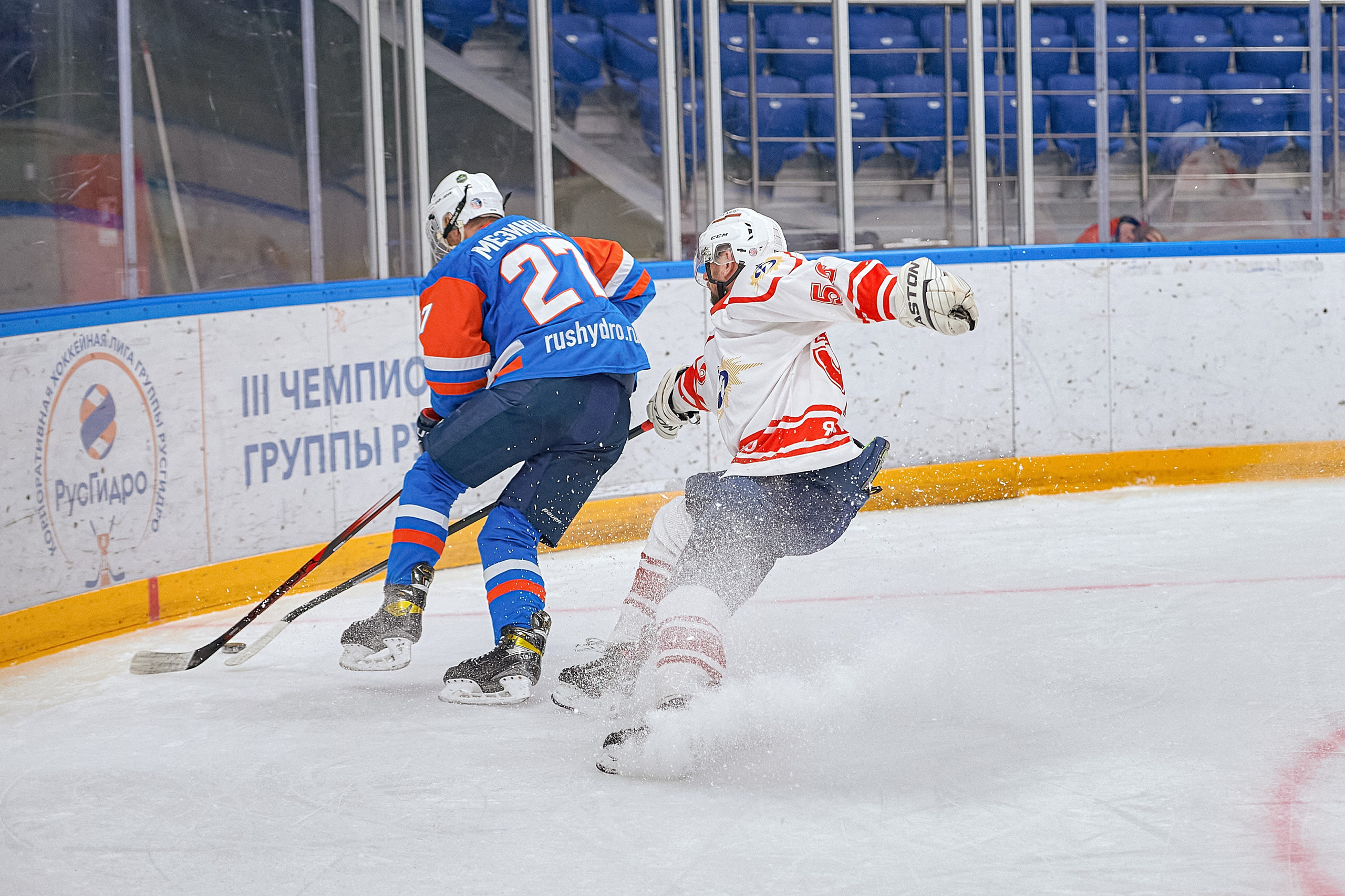 Портфолио репортажной фотосъёмки: Кристалл арена — Хоккей — РусГидро. Фотограф Яковлев Роман — Красноярск