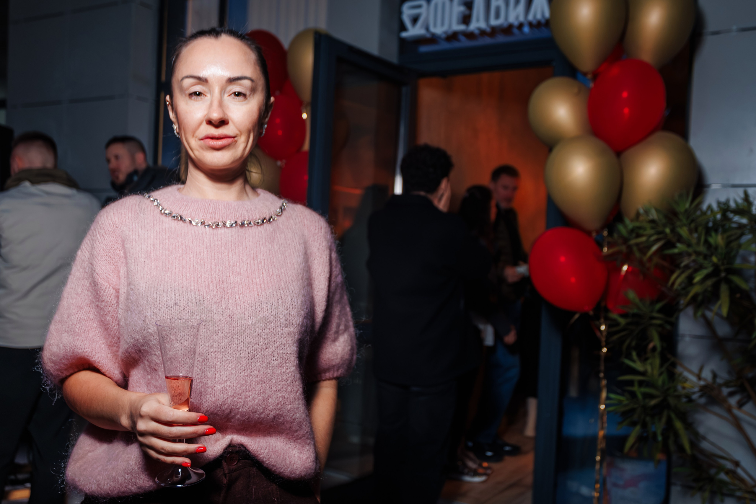 10 лет проекту «КОФЕДВИЖ» и открытие новой кофейни_Ялта_19.12.2025. Аминов Руслан | Фотограф