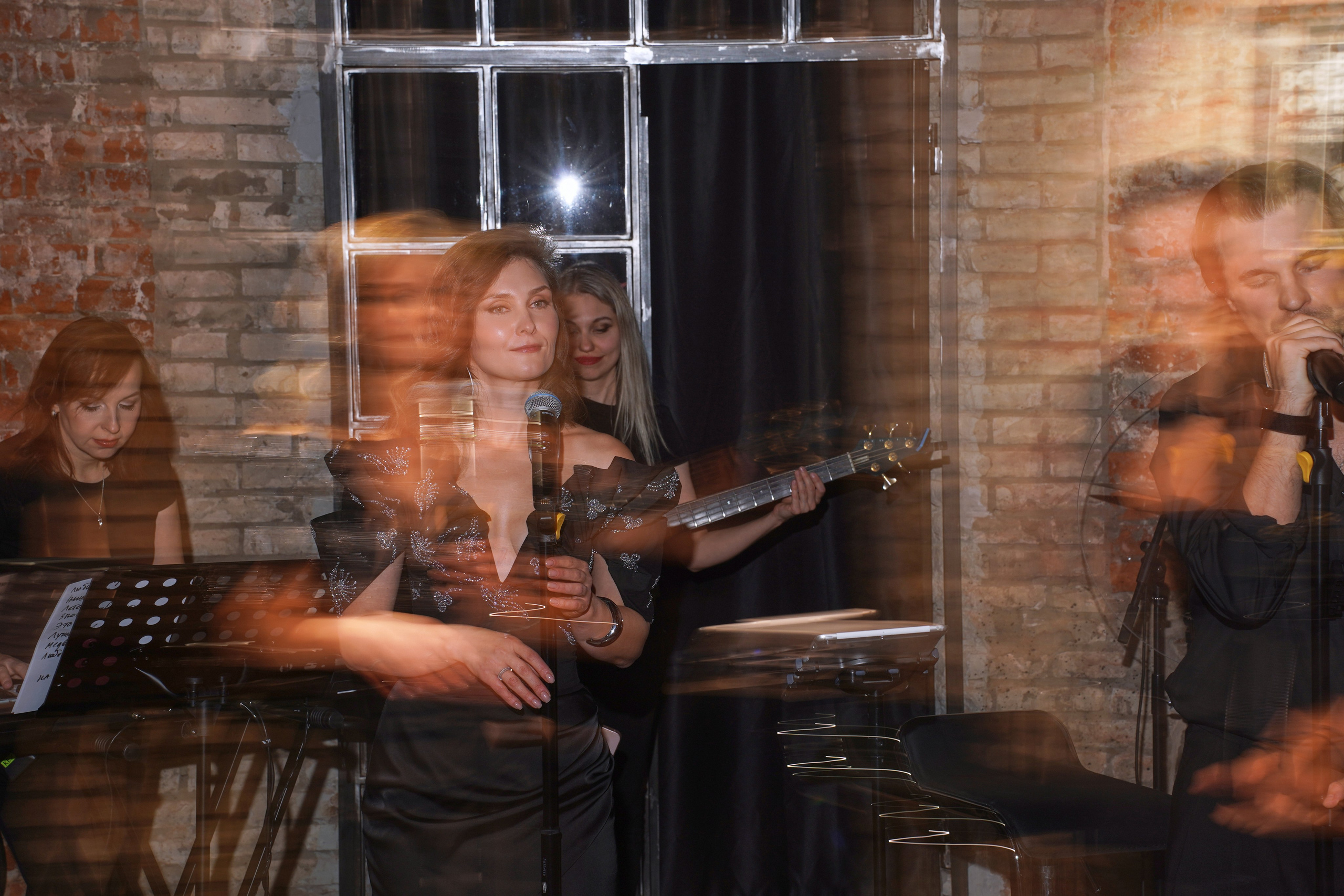 Концерт кавер группы. Фотограф