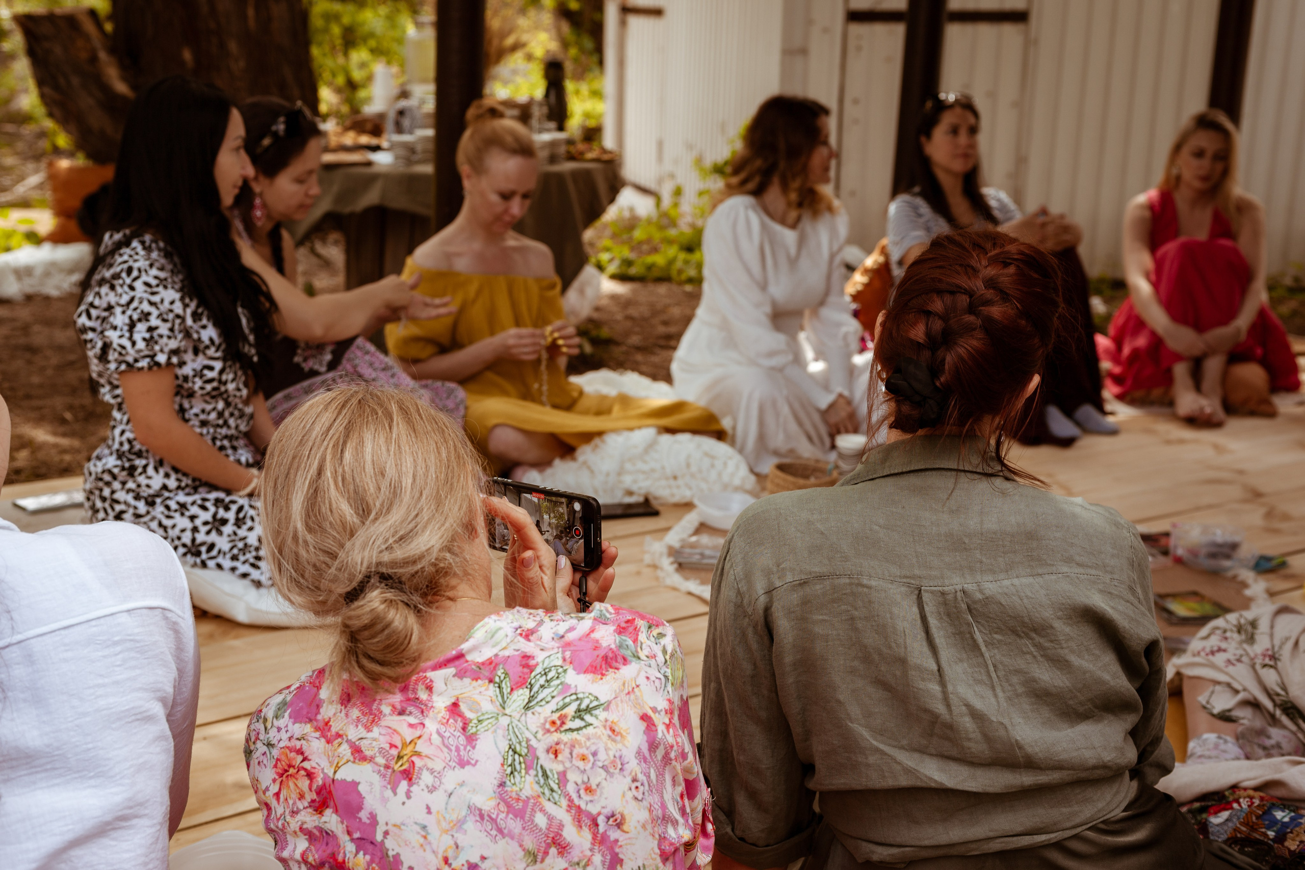 Уютный женский круг. Фотограф Старый Оскол Мавлыга Мария
