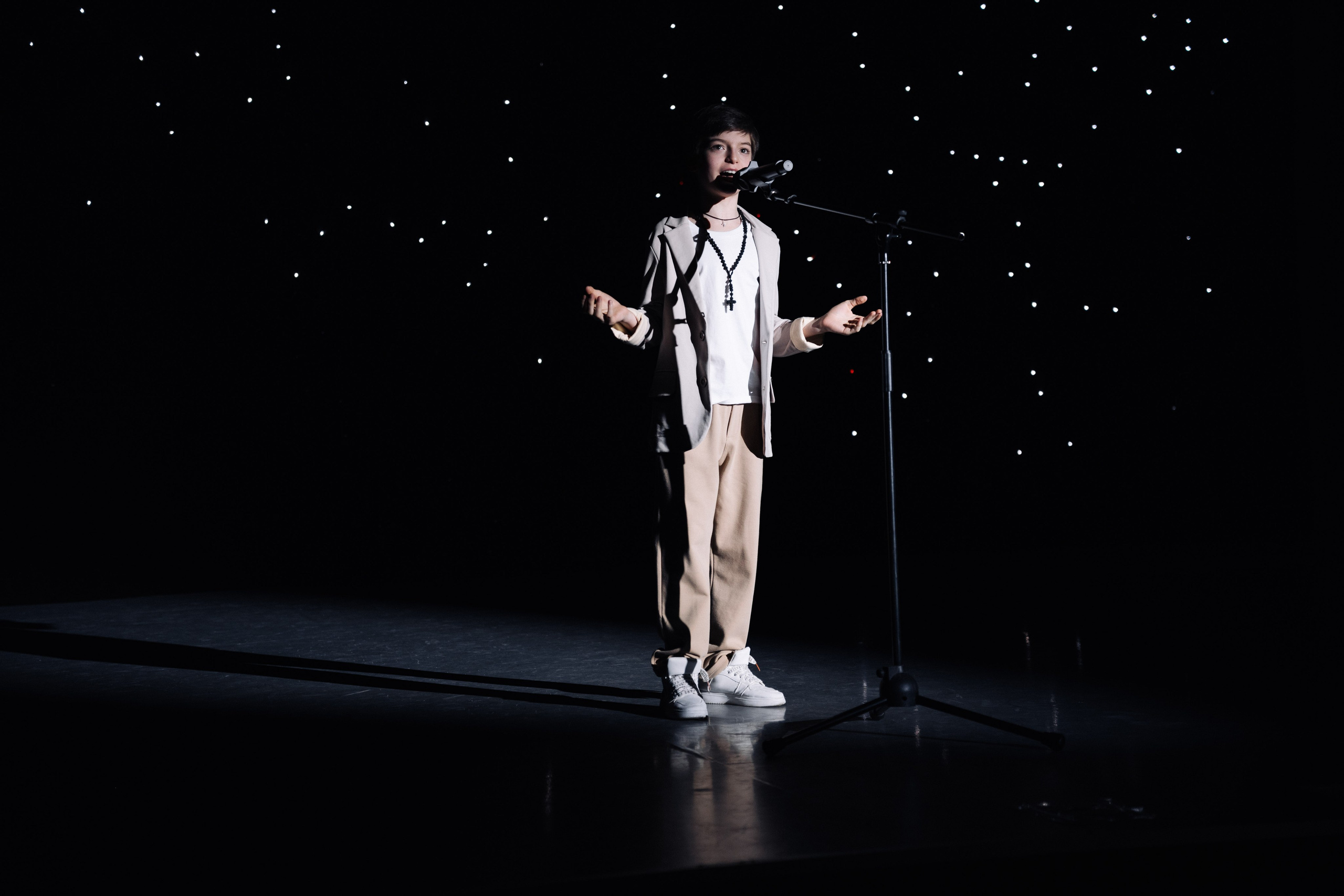 Благотворительный концерт в помощь Артему Сардаряну. Фотограф Артем Севостьянов. Профессиональная фотосъемка в Ногинске, Москве, Московской области и за границей