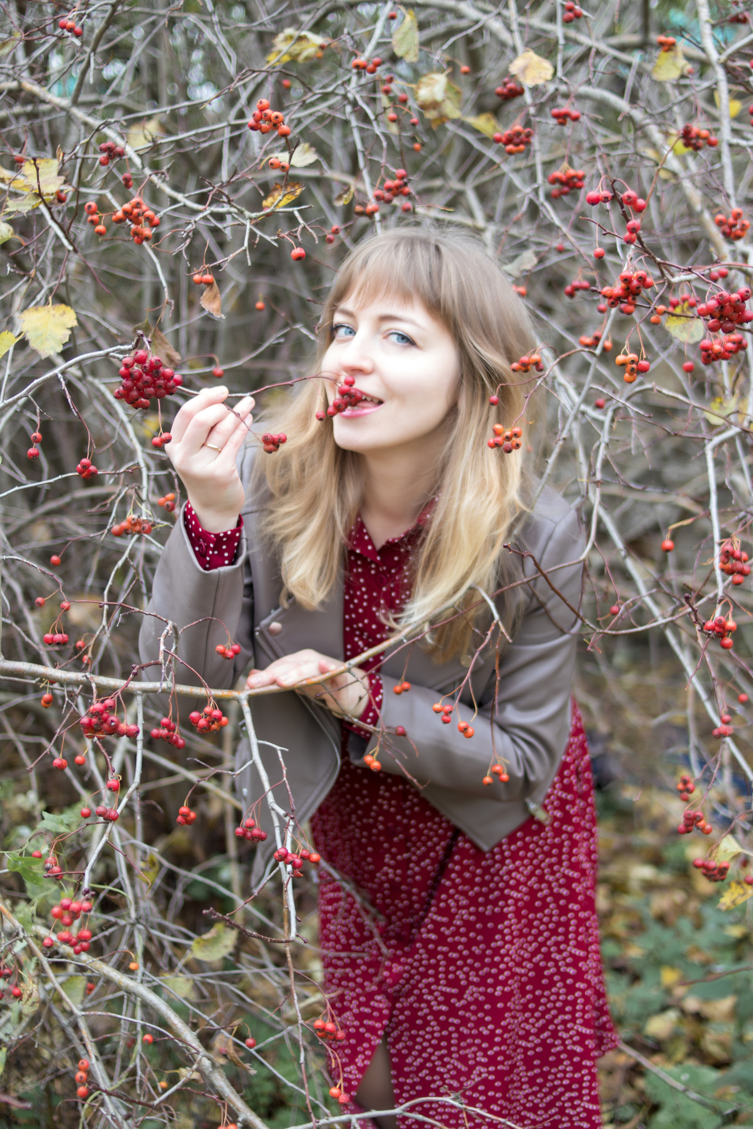Фотосессия в рябине. Фотограф в Серпухове Наталья Руденко