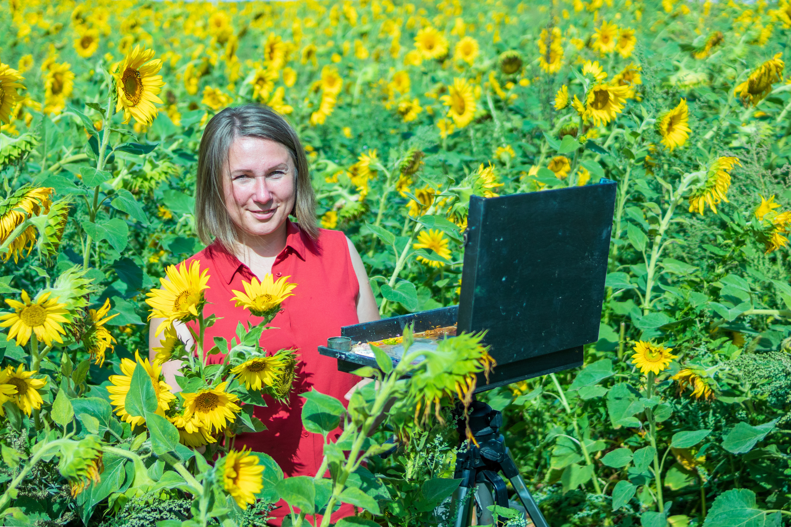 Екатерина — художник в поле подсолнухов. Фотограф в Серпухове Наталья Руденко