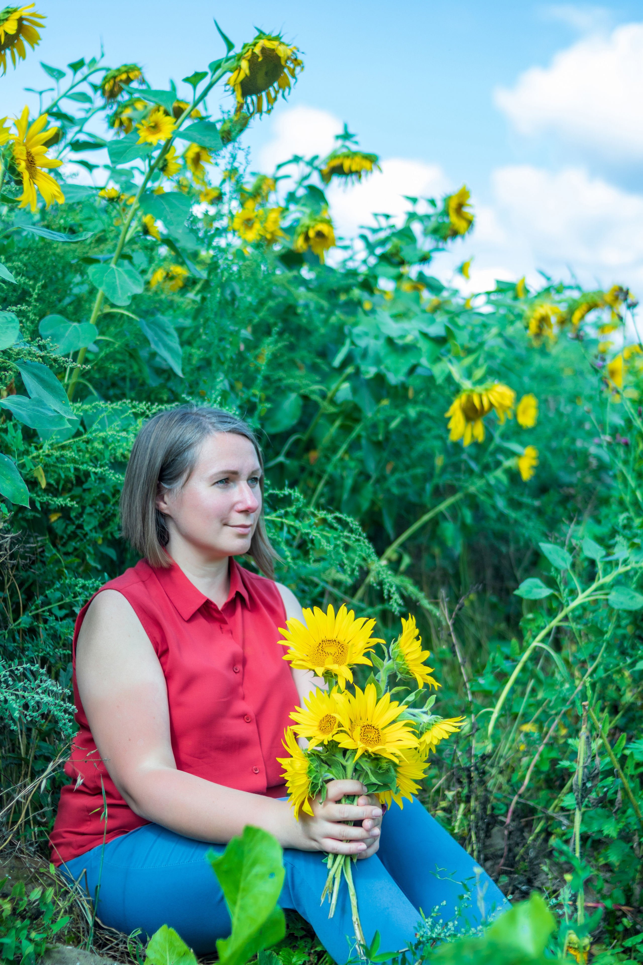 Екатерина — художник в поле подсолнухов. Фотограф в Серпухове Наталья Руденко