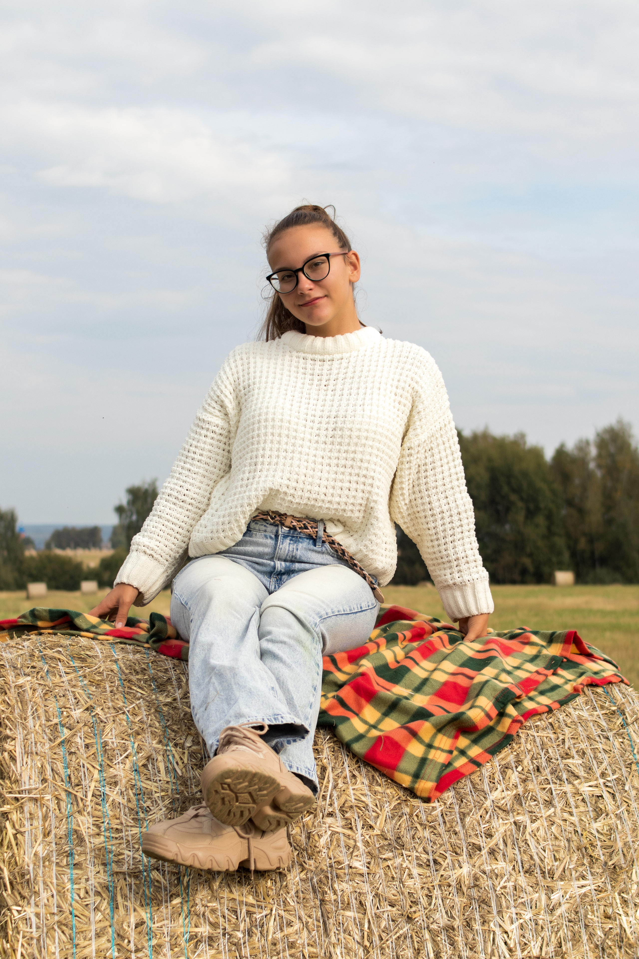Фотосессия в рулонах сена. Фотограф в Серпухове Наталья Руденко
