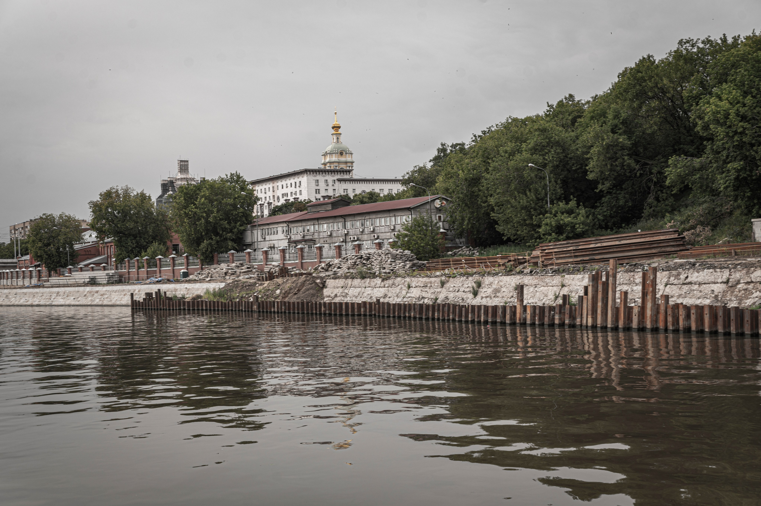 Москва-река. Лето. Яхта. Фотограф Роман Адлер