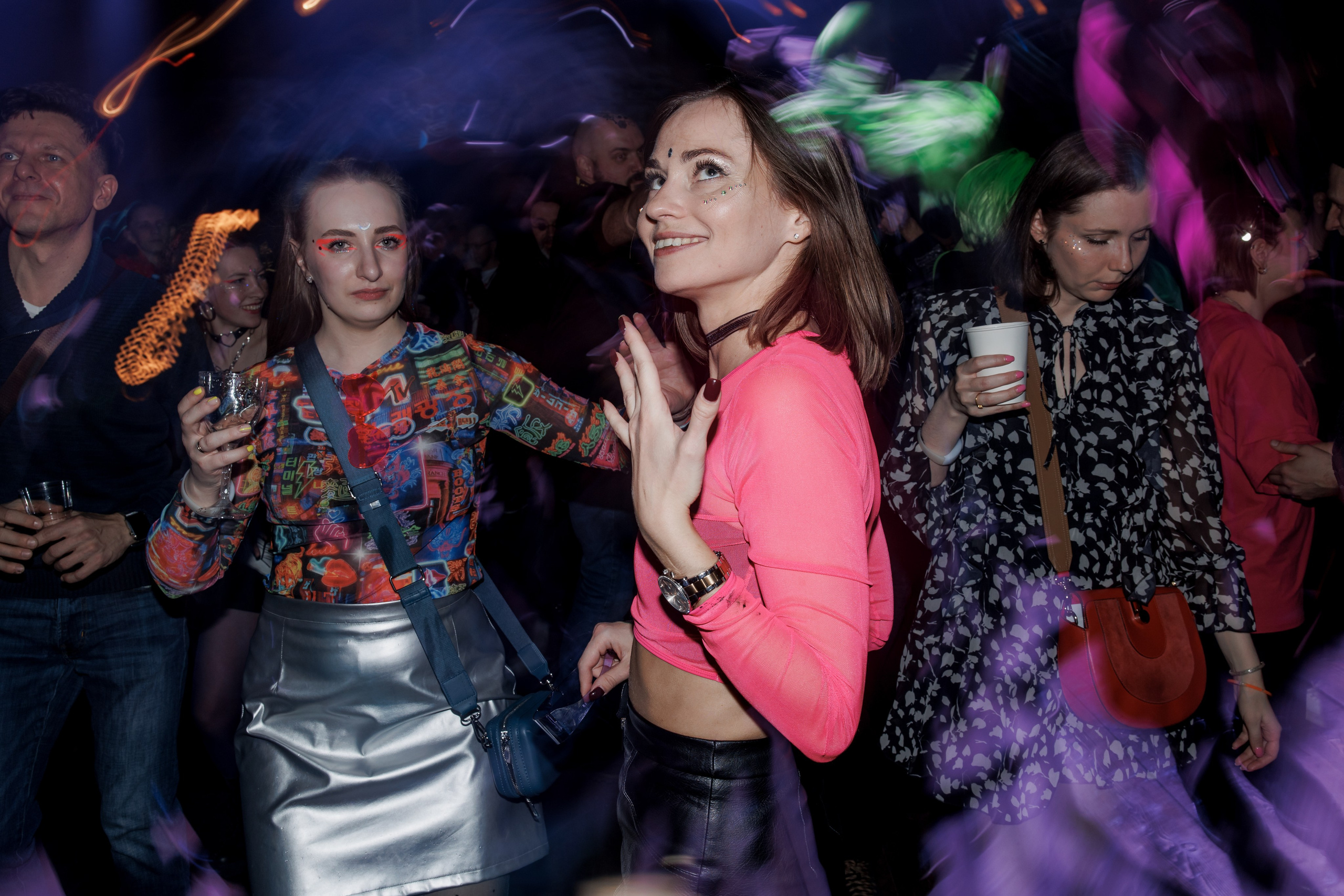 Hitech / Мутабор «Дельфин». Свадебный и семейный фотограф