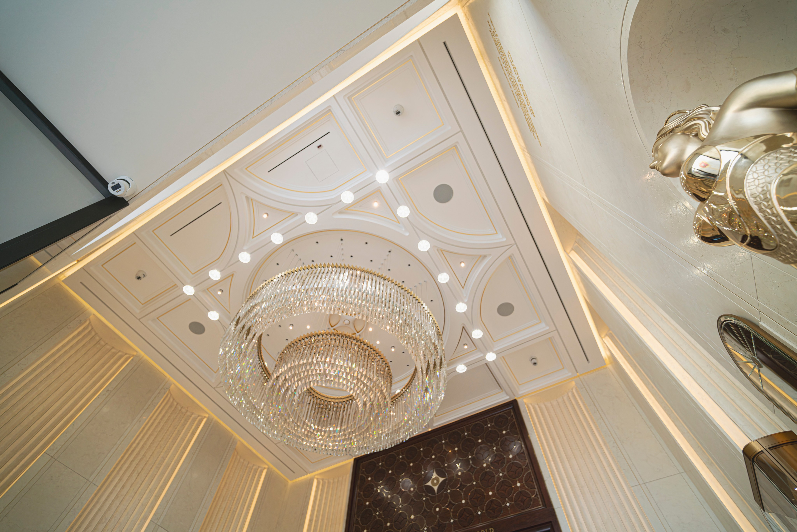 КАМ. Ювелирный дом CHAMOVSКIKH. Видеограф для бизнеса в Санкт-Петербурге — съёмка производств, выставок, B2B