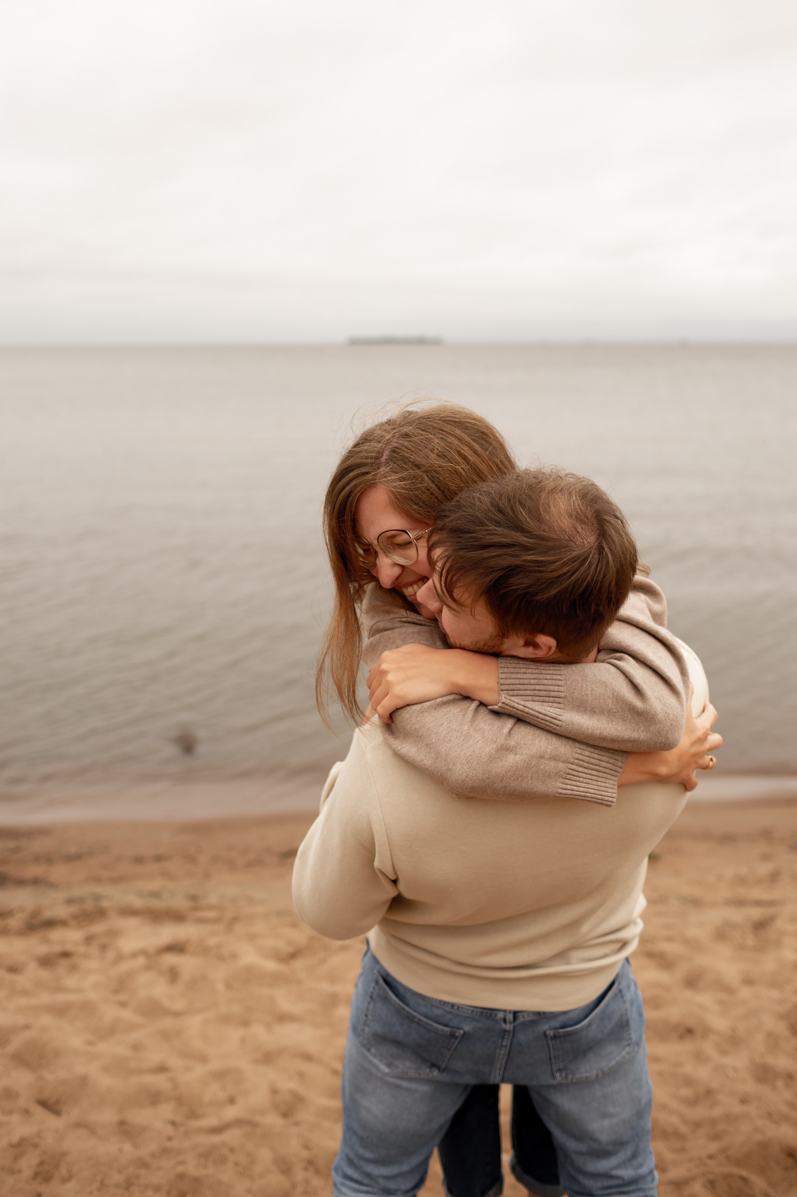 Семейная фотопрогулка на пляже. Свадебный фотограф Кирилл Белый