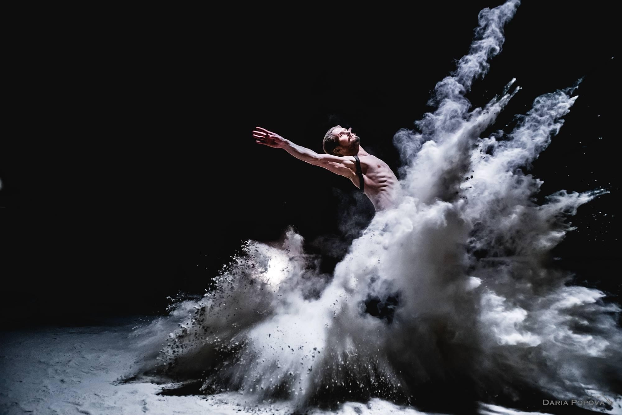 Фотосессия «DUST». Художник по свету Максим Сергачев